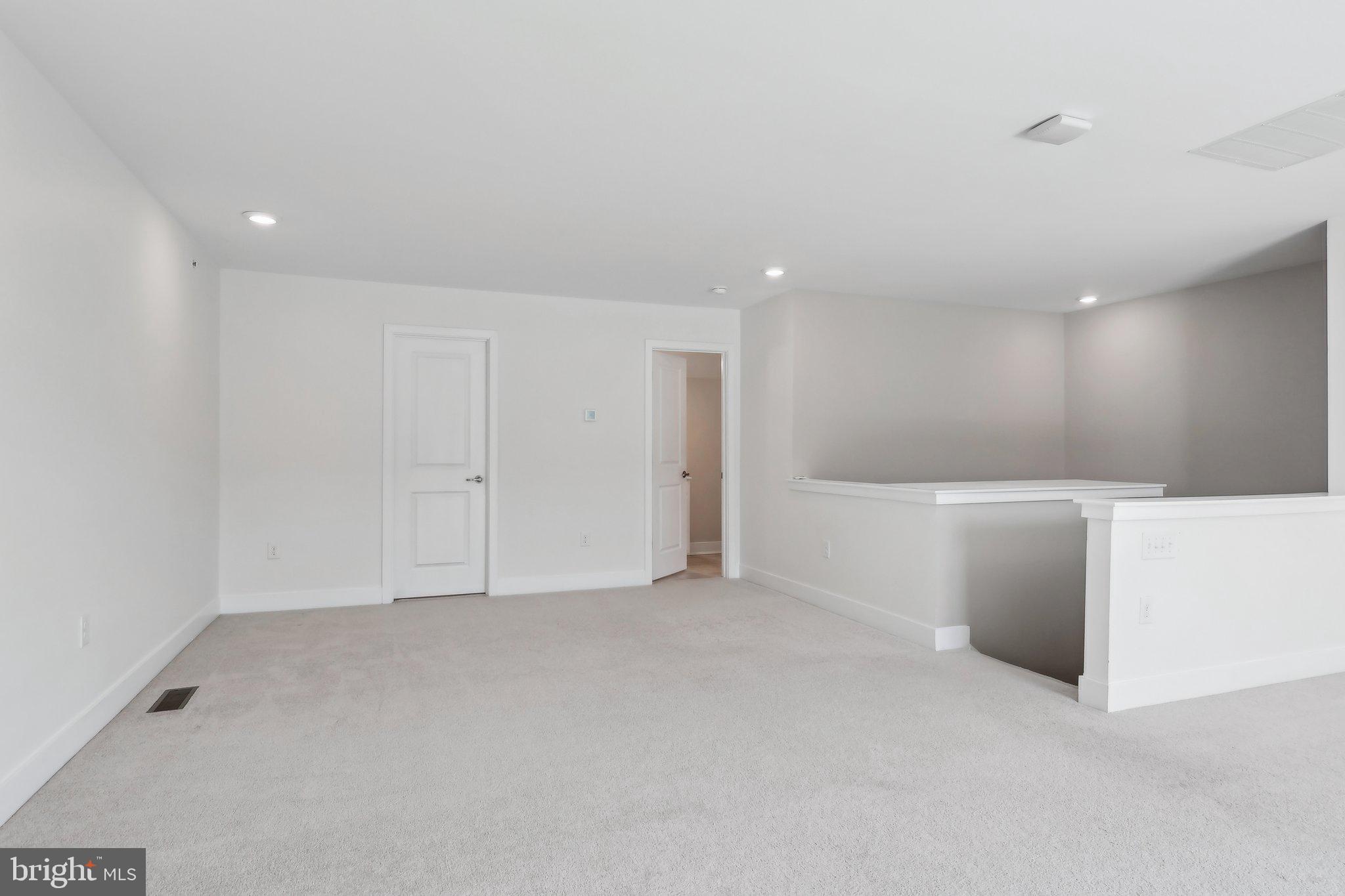 WATERSIDE - Residential