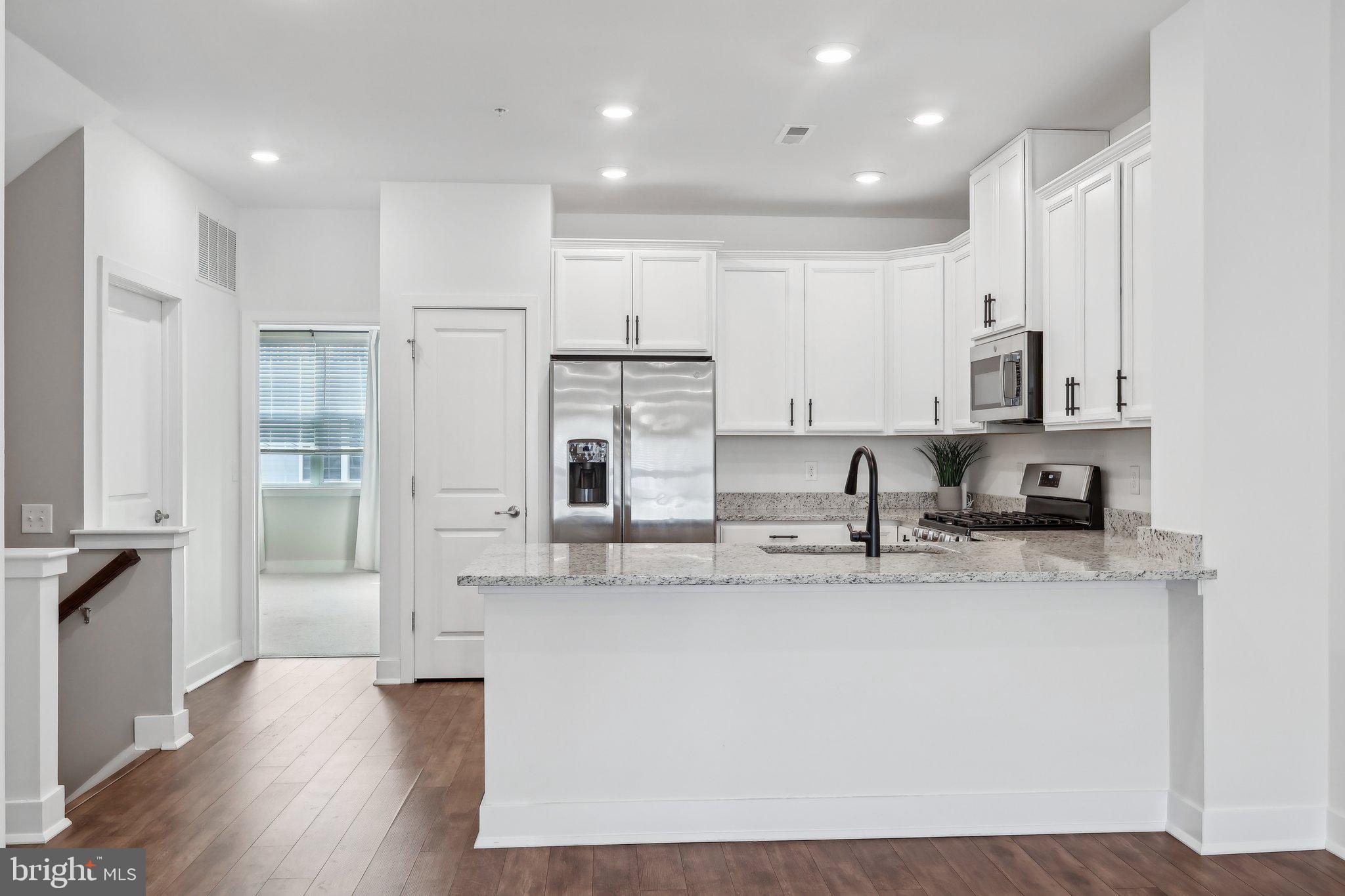 WATERSIDE - Residential