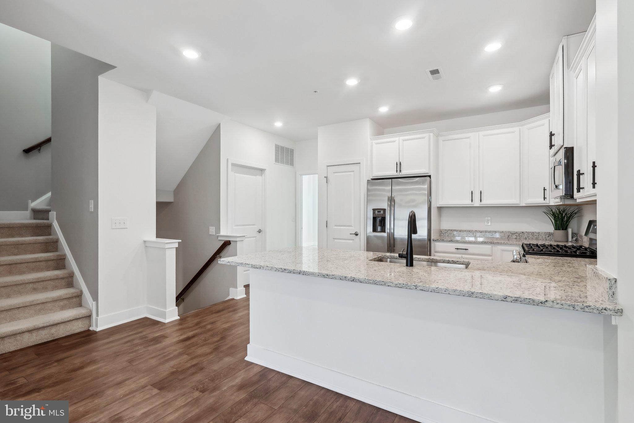 WATERSIDE - Residential