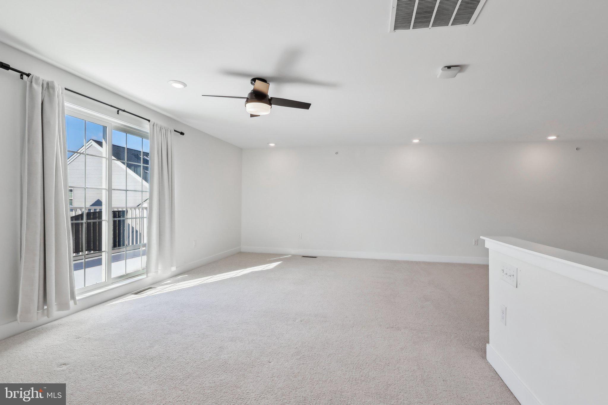 WATERSIDE - Residential