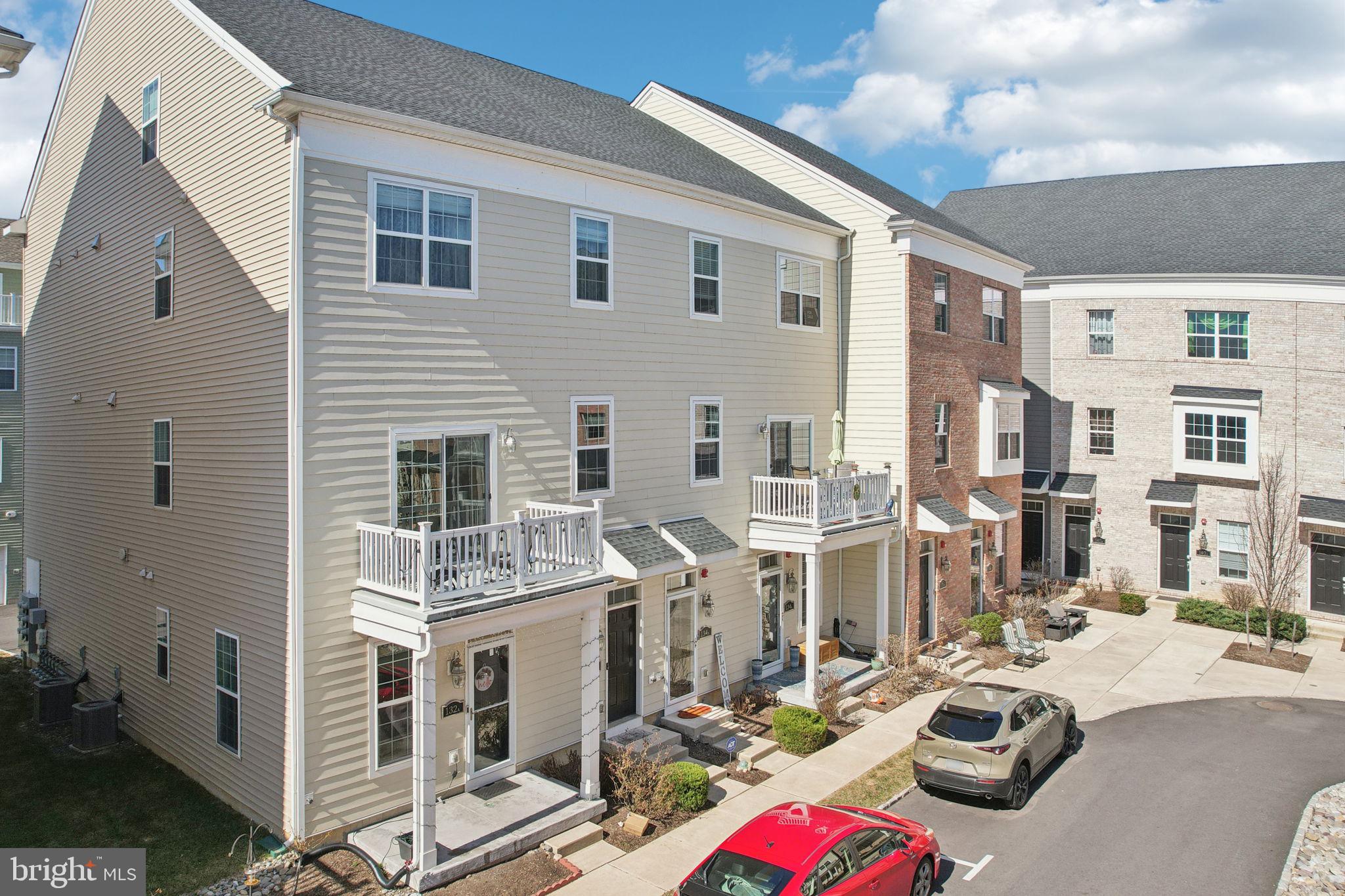 WATERSIDE - Residential