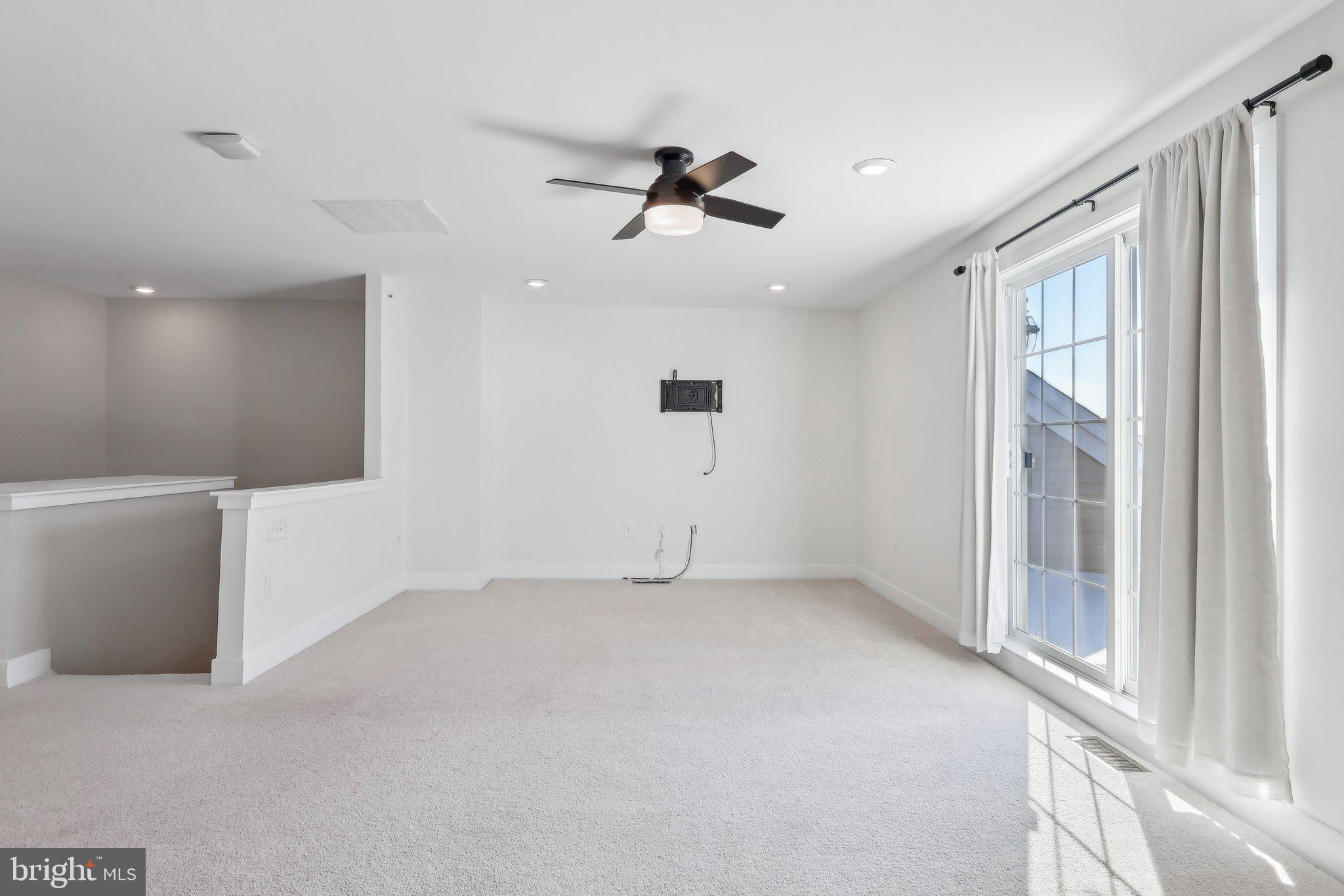 WATERSIDE - Residential