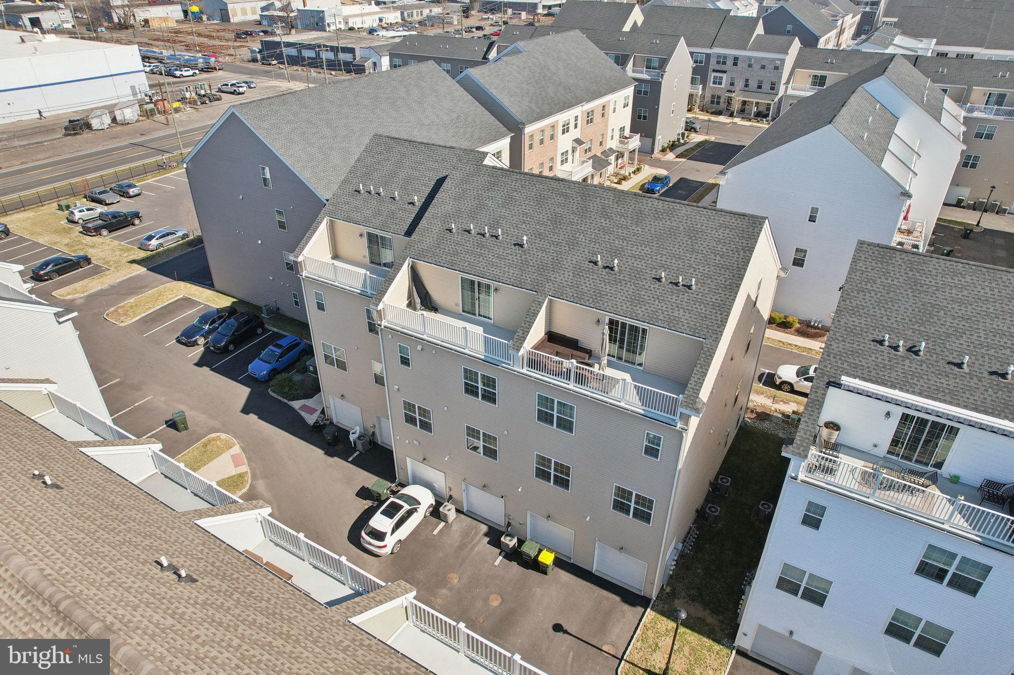 WATERSIDE - Residential