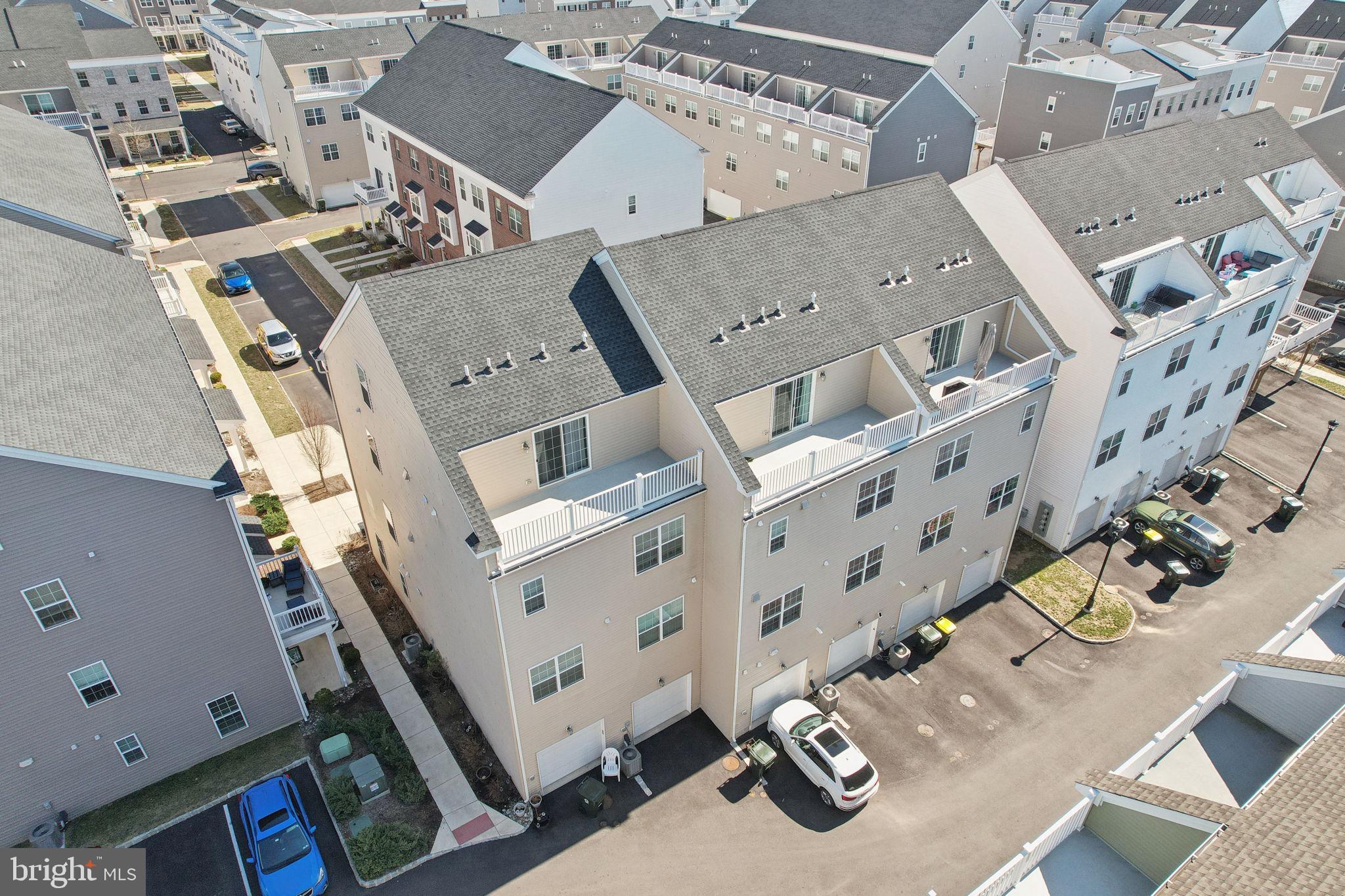 WATERSIDE - Residential