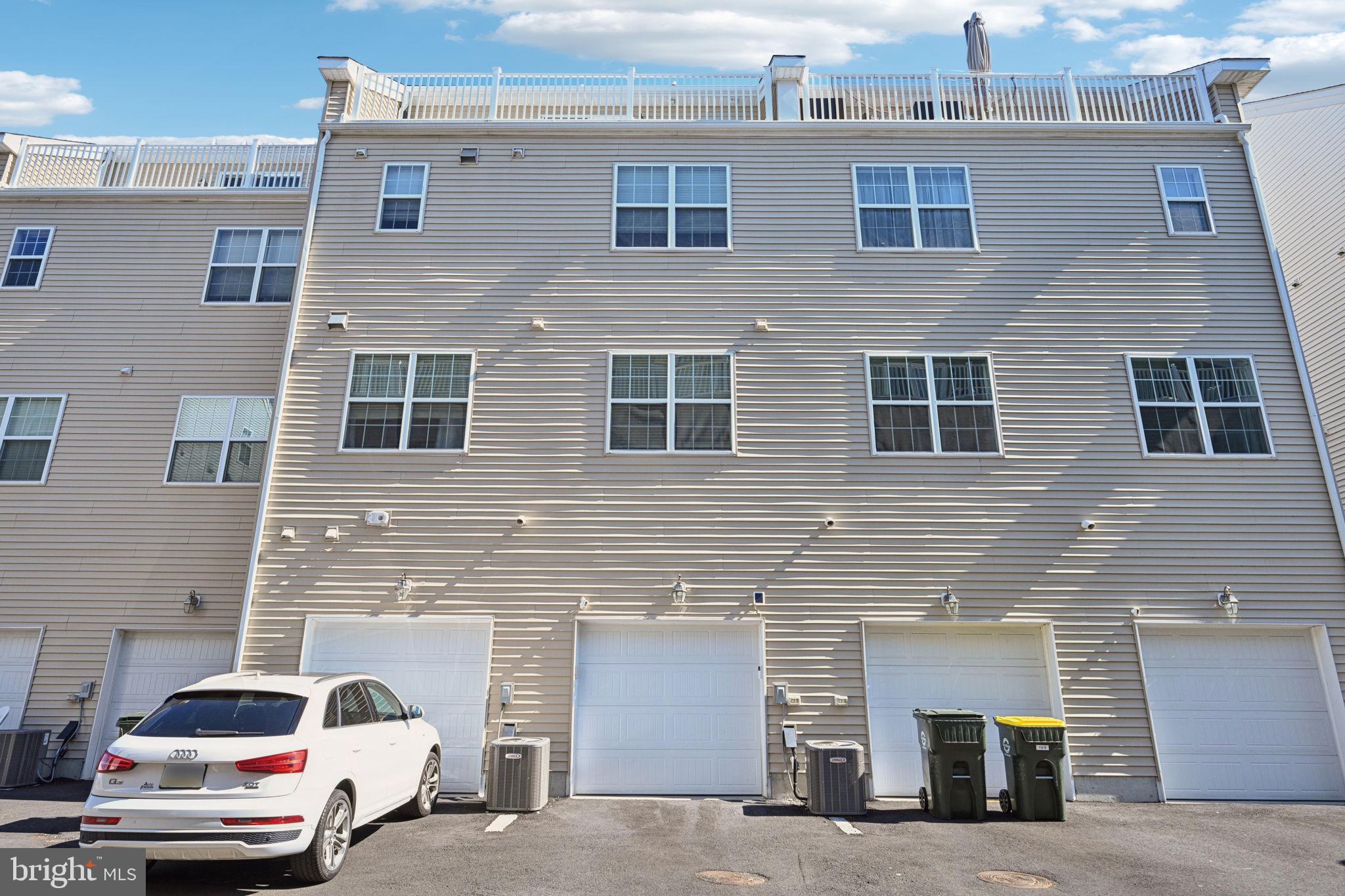 WATERSIDE - Residential