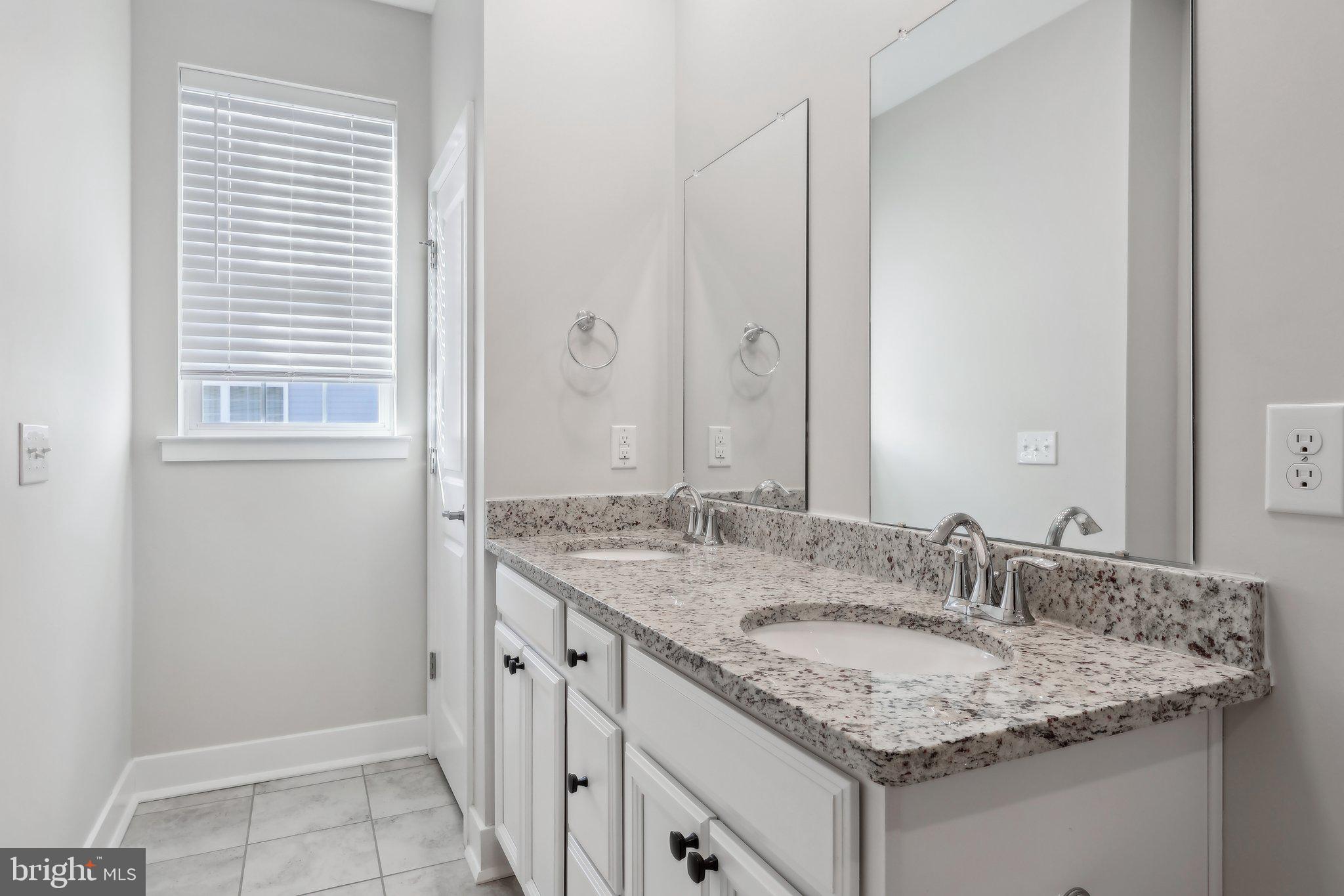 WATERSIDE - Residential