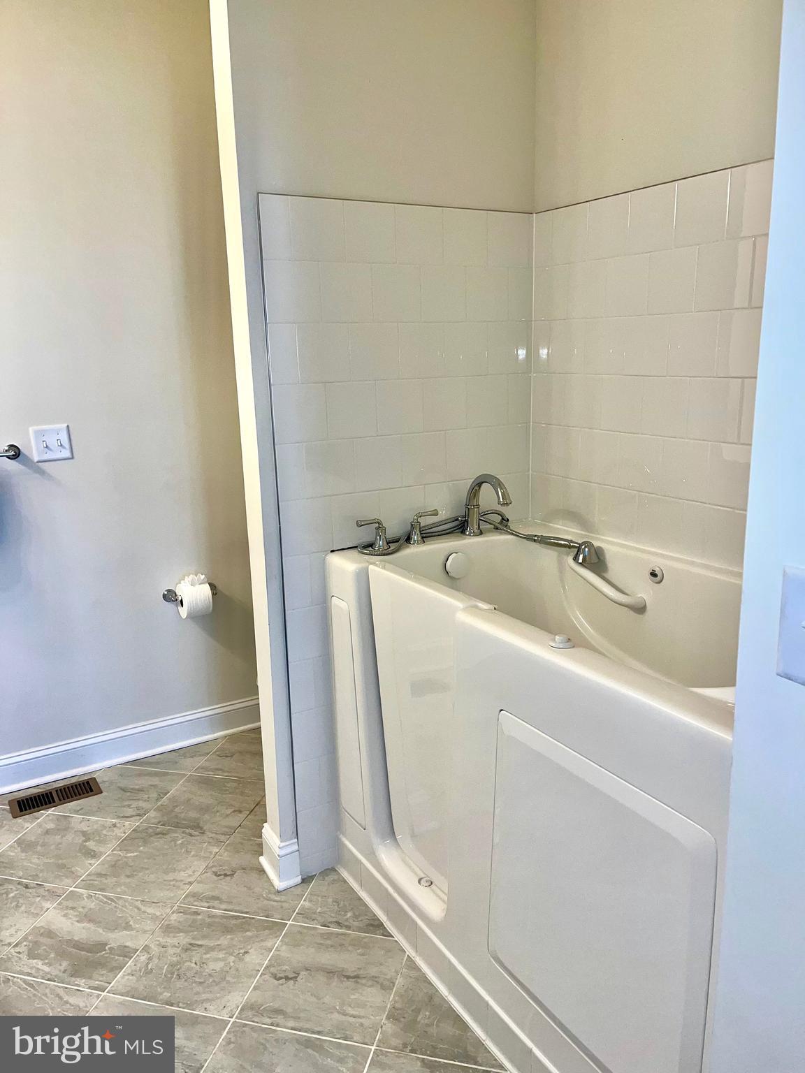 BAY BRIDGE COVE - Residential Lease