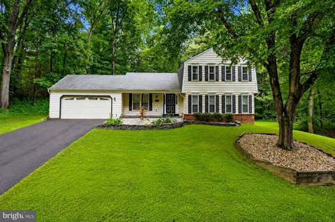 Photo of 6121 Queens Brigade Court, FAIRFAX, VA 22030 (MLS # VAFX2326064)