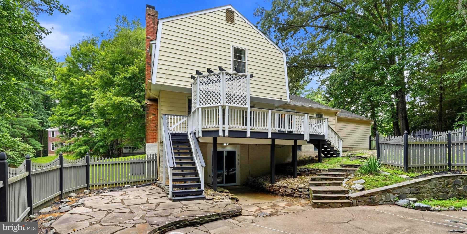 6121 QUEENS BRIGADE COURT