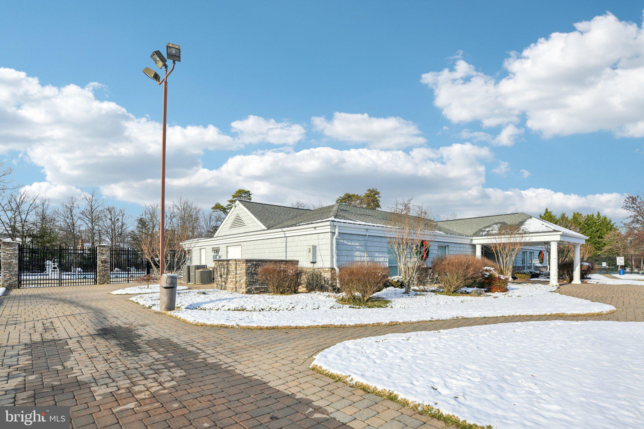 ST CHARLES DORCHESTER - Residential