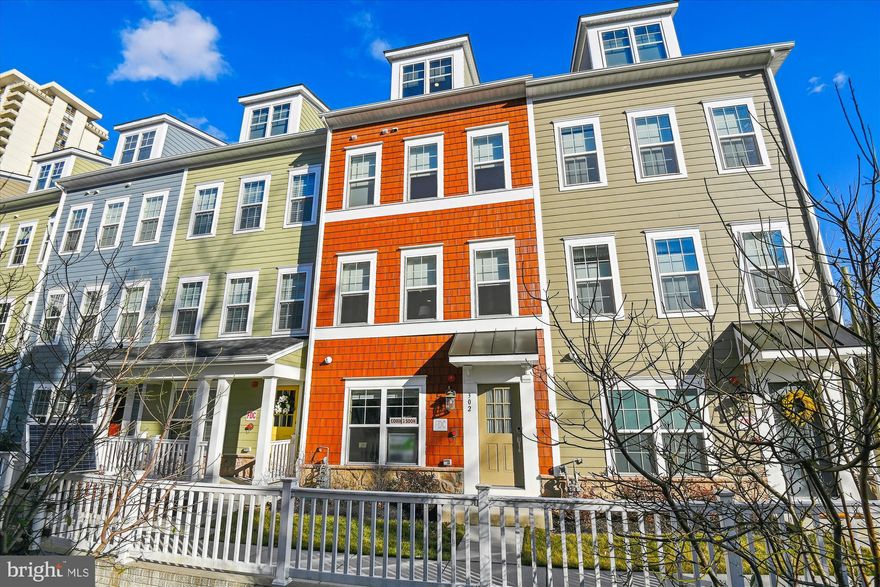 If you ever wanted a beautiful home that was in a community where everything is close by.... THIS is the home for you!  Located in a quiet and quaint neighborhood, you have access to  stores, restaurants, and Universities.  Close by is also a park plus a community center.  Come experience this beautiful townhome community!