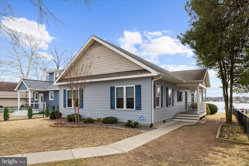 Photo of 402 Greenland Beach Road, BALTIMORE, MD 21226 (MLS # MDAA2137840)