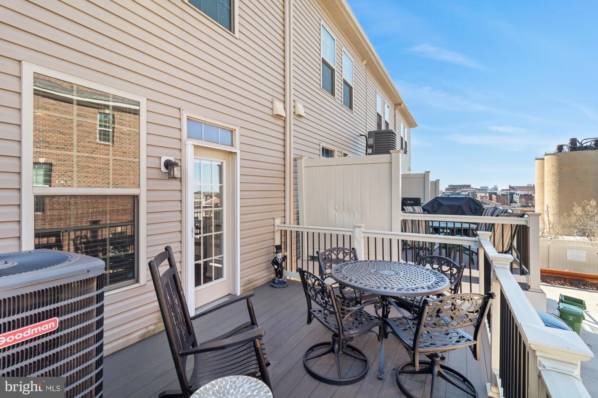 Baltimore, Maryland 21224, United States, 3 Bedrooms Bedrooms, ,3 BathroomsBathrooms,Residential,Pending,90789