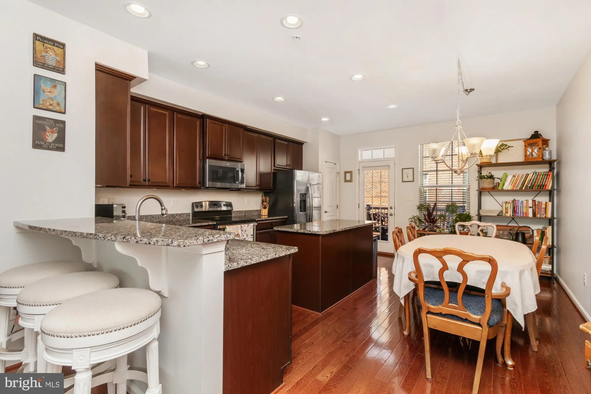 Baltimore, Maryland 21224, United States, 3 Bedrooms Bedrooms, ,3 BathroomsBathrooms,Residential,Pending,90789