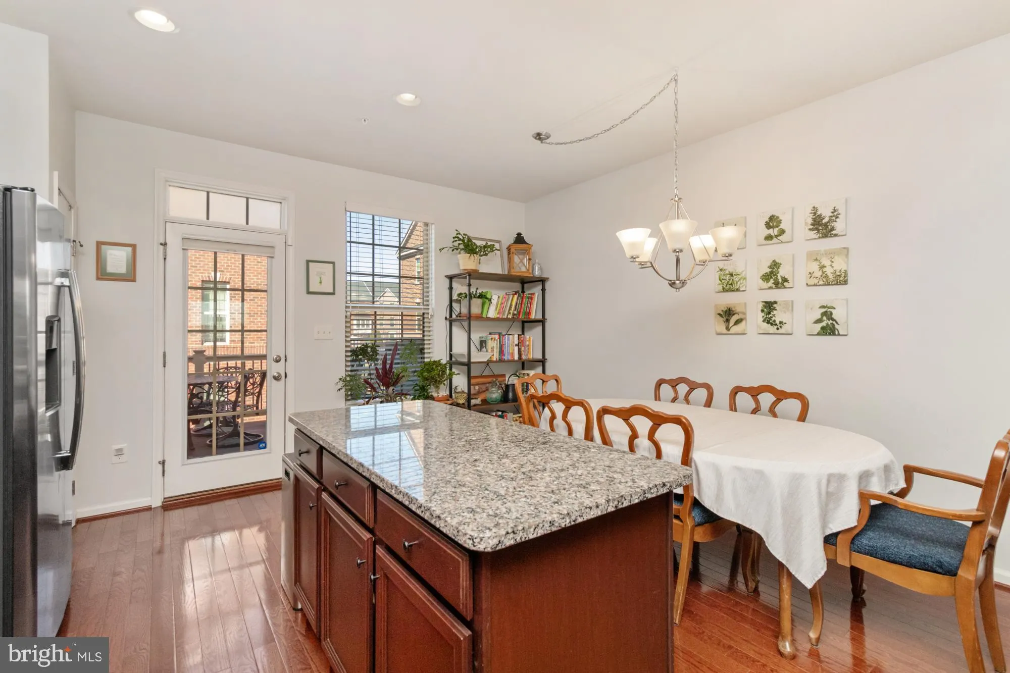 Baltimore, Maryland 21224, United States, 3 Bedrooms Bedrooms, ,3 BathroomsBathrooms,Residential,Pending,90789