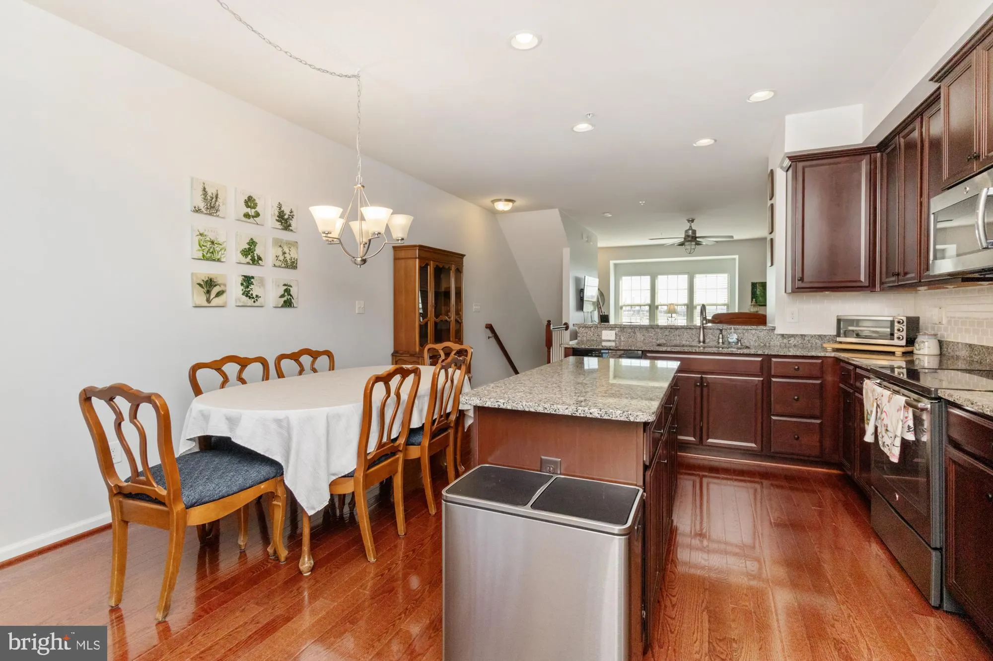 Baltimore, Maryland 21224, United States, 3 Bedrooms Bedrooms, ,3 BathroomsBathrooms,Residential,Pending,90789