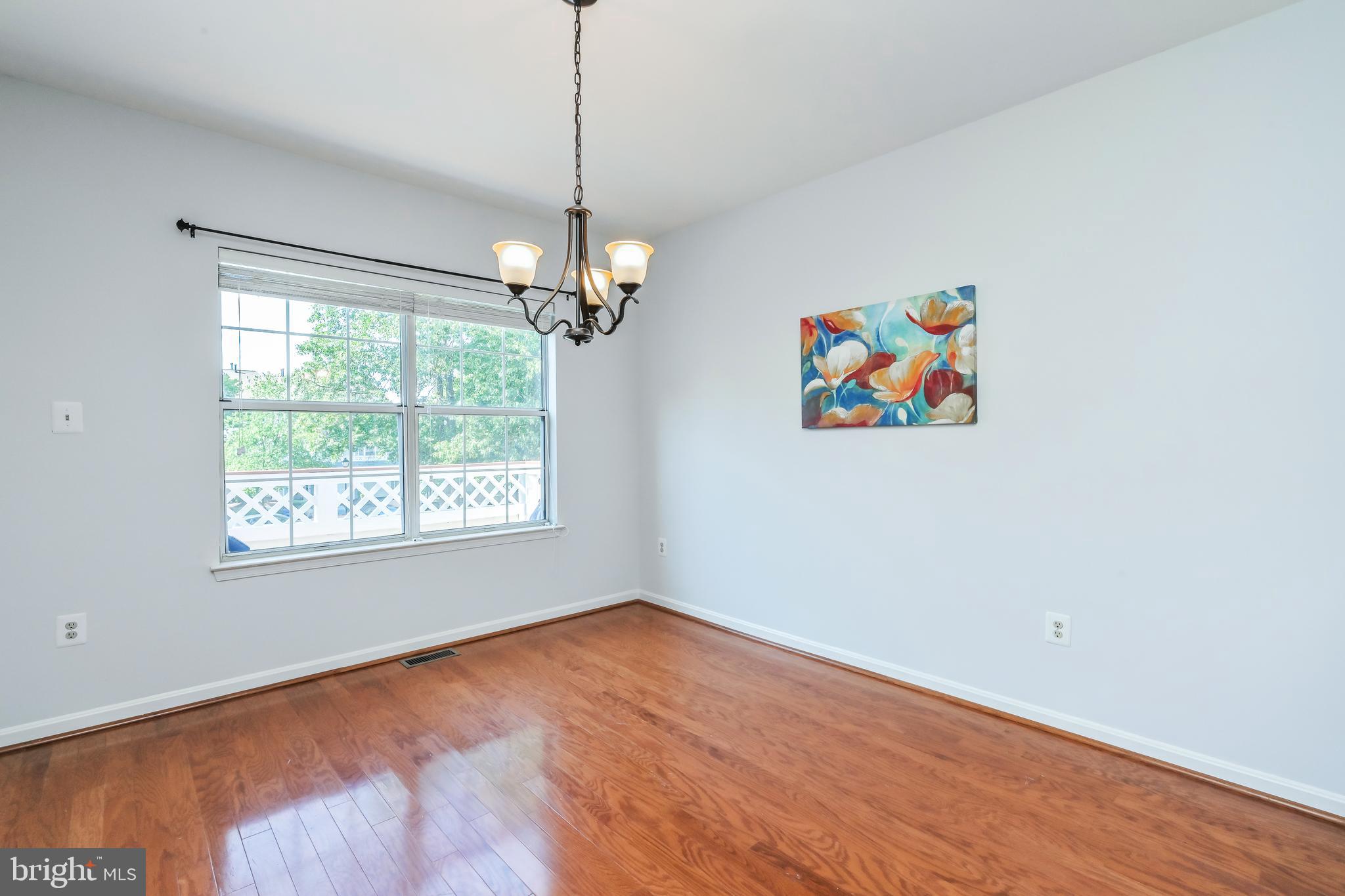 LIFESTYLE AT SULLY STATION - Residential