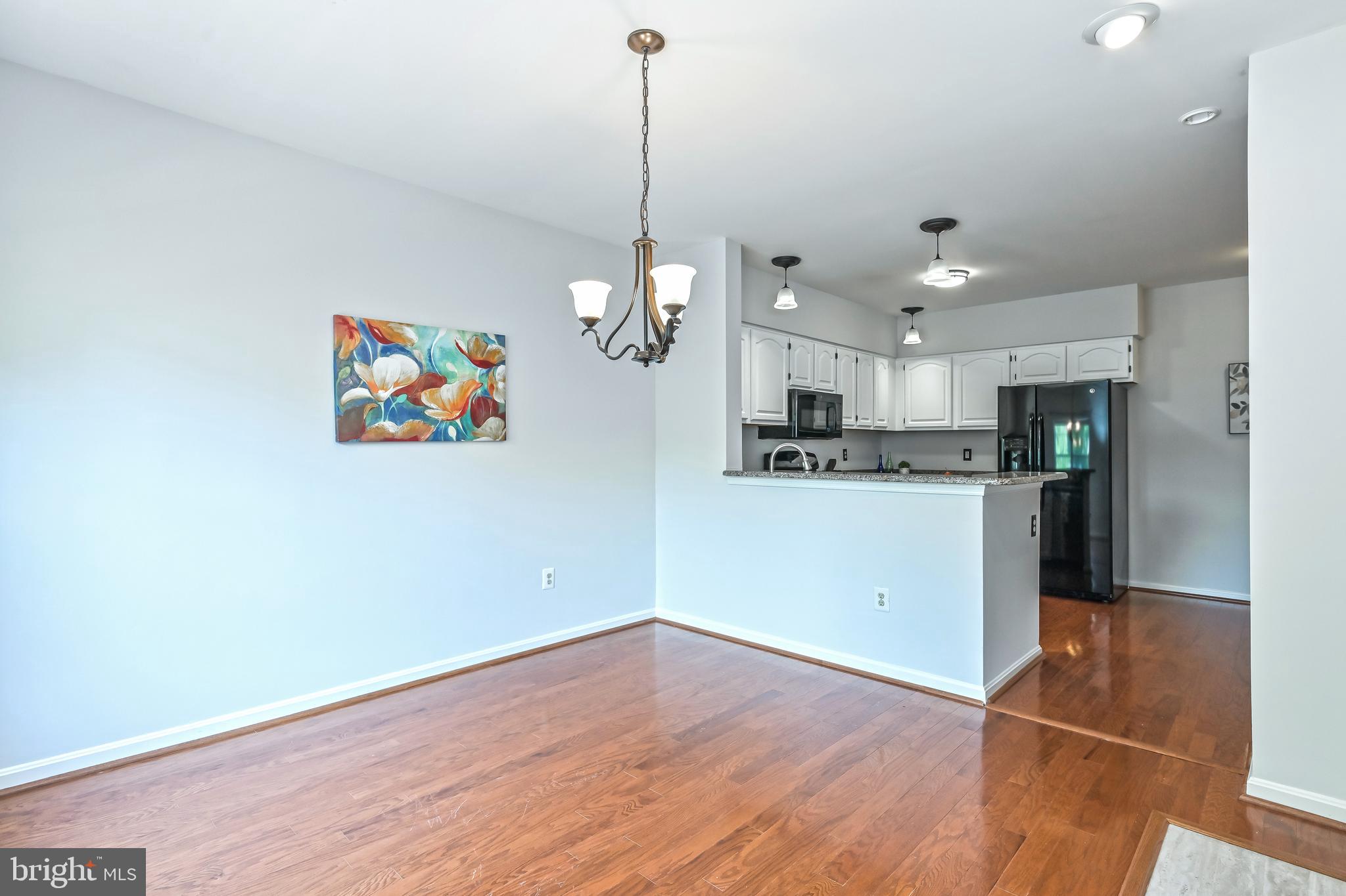 LIFESTYLE AT SULLY STATION - Residential