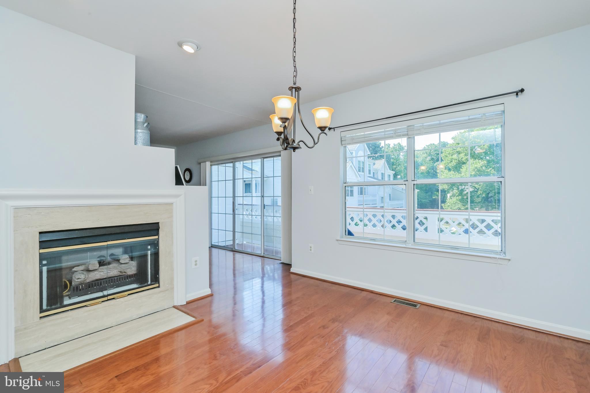 LIFESTYLE AT SULLY STATION - Residential