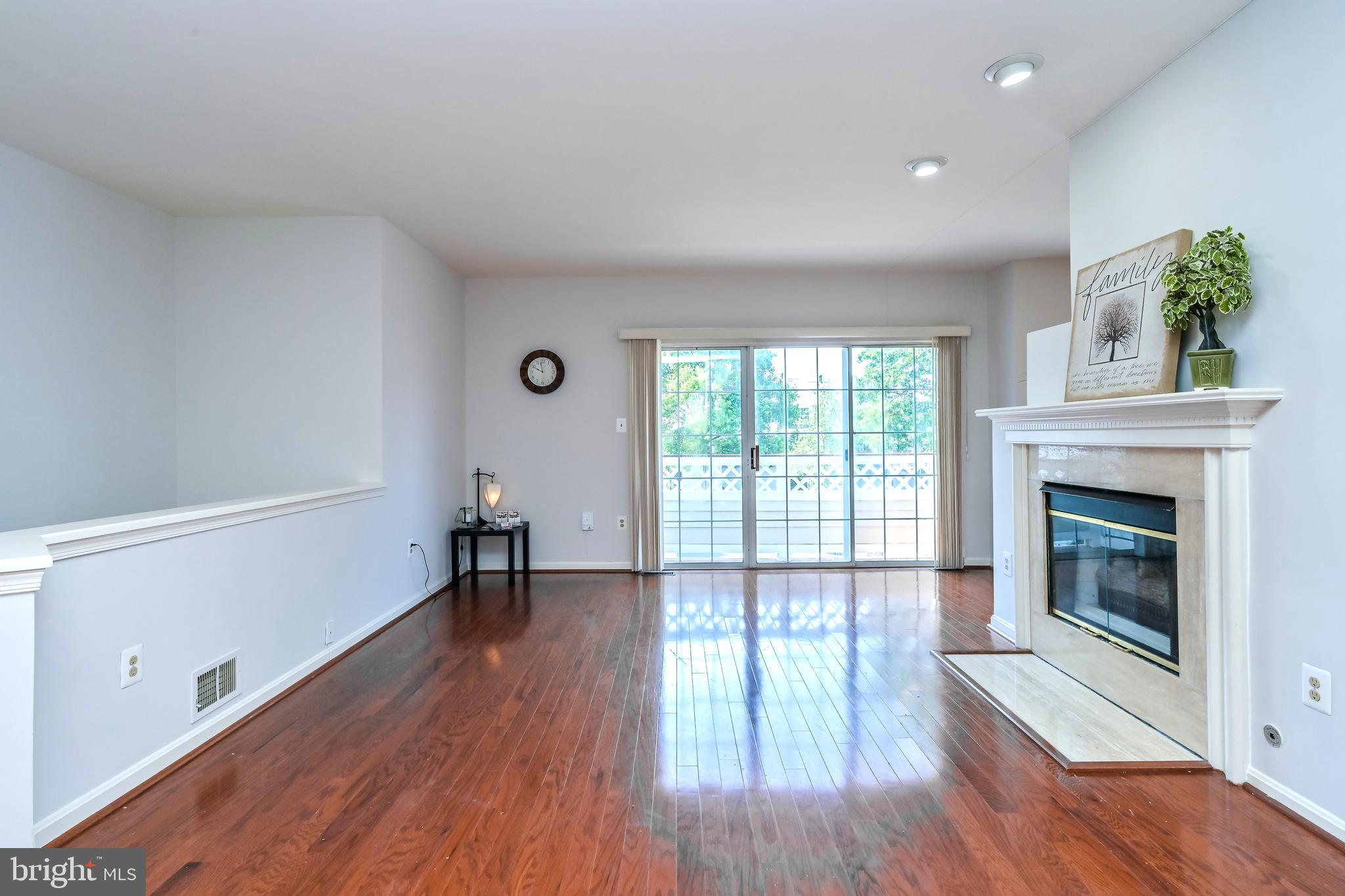 LIFESTYLE AT SULLY STATION - Residential