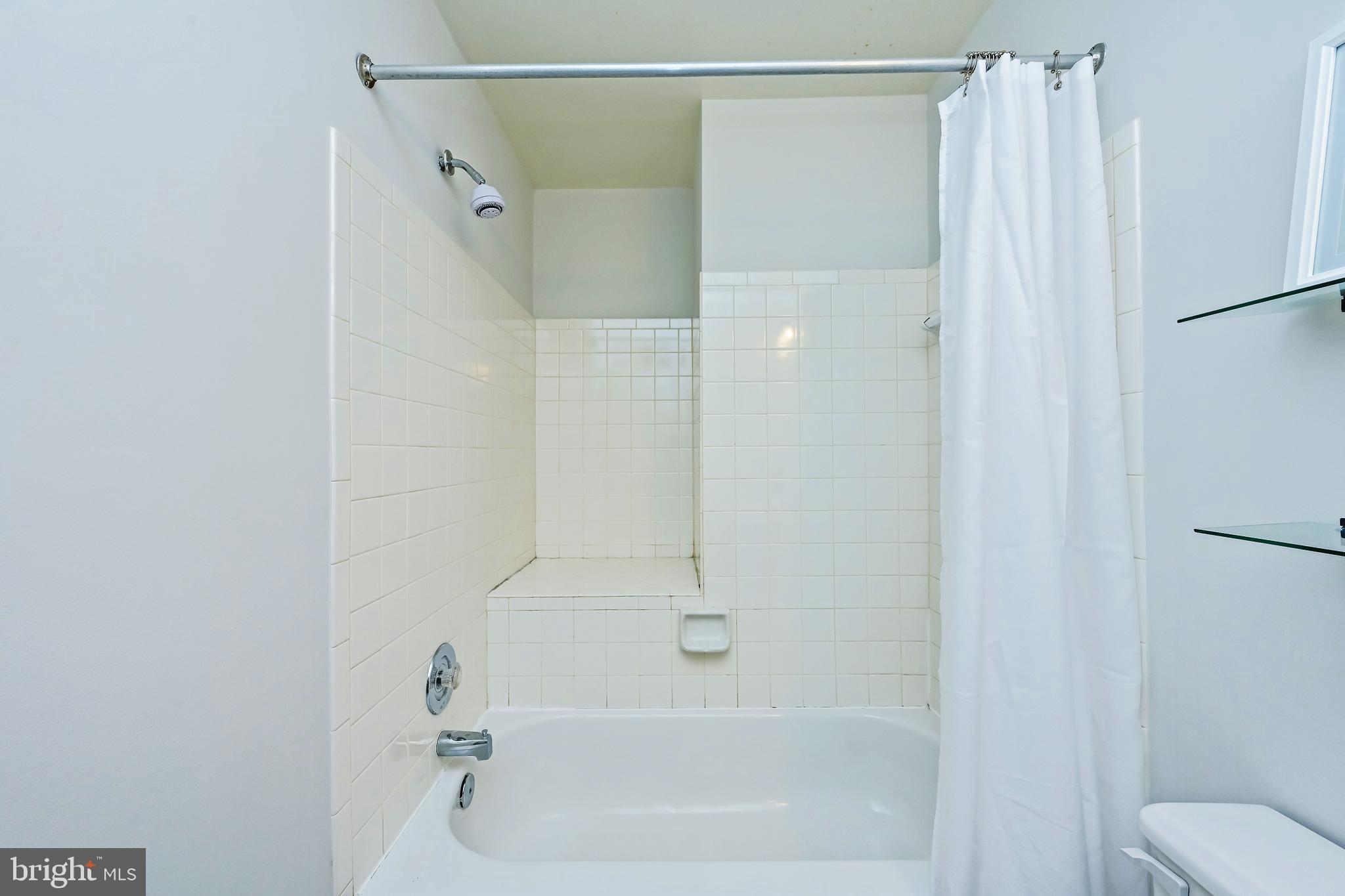 LIFESTYLE AT SULLY STATION - Residential