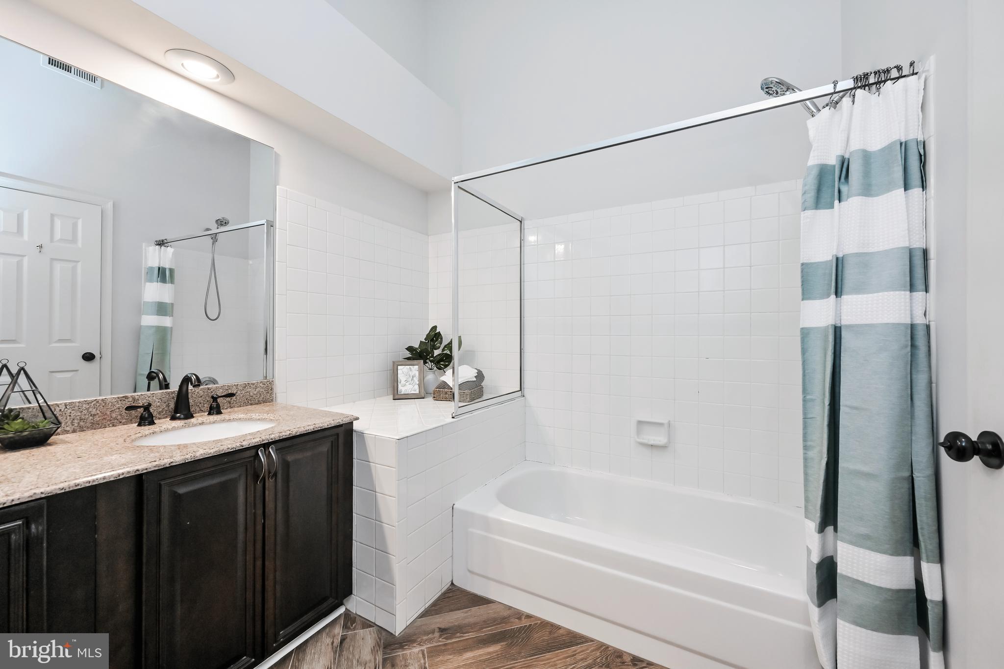 LIFESTYLE AT SULLY STATION - Residential