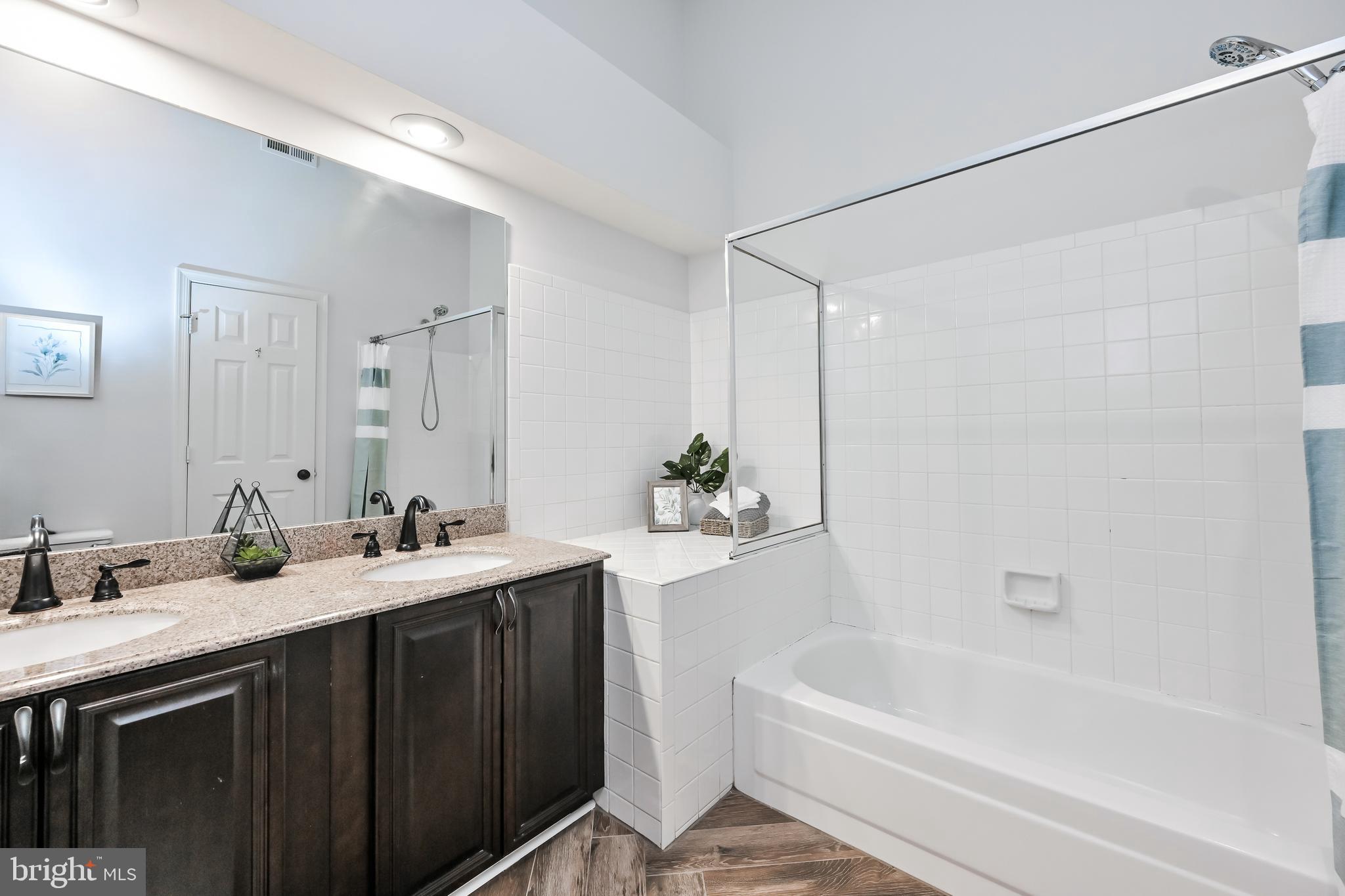 LIFESTYLE AT SULLY STATION - Residential