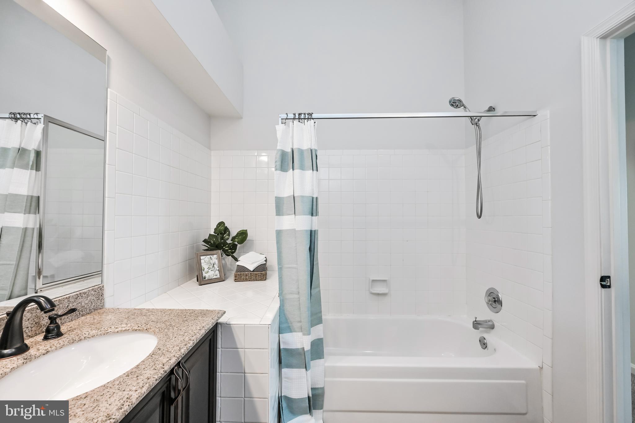 LIFESTYLE AT SULLY STATION - Residential