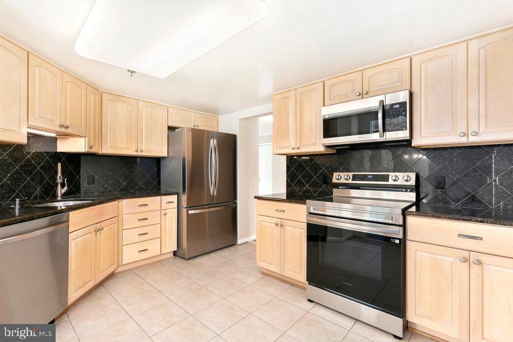 5450 WHITLEY PARK TERRACE 511