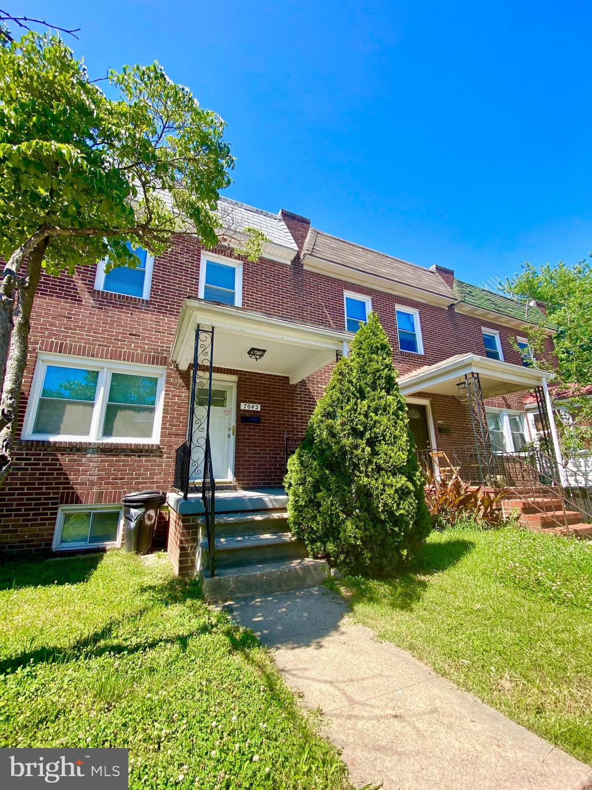 Step into a thoughtfully updated 2-bedroom, 2-bathroom home that effortlessly blends charm with modern convenience. From the moment you arrive, the covered front porch offers a cozy spot to unwind and watch the neighborhood go by.
Inside, the main living area welcomes you with warm wood flooring, soft neutral tones, and generous natural light pouring in through wide windows. The layout flows into a separate dining area – ideal for everyday meals or entertaining guests.
At the heart of the home, the gourmet kitchen stands out with stainless steel appliances, high ceilings, marble countertops, and sleek built-in cabinetry. Whether you're preparing a quick bite or hosting dinner, this space is as functional as it is stylish.
Both bedrooms are comfortably sized, each featuring wood flooring, ceiling fans, large windows, and ample closet space. The bathrooms are equally impressive – one with a soaking tub and tiled bath, the other with a sleek shower enclosure and elegant vanity mirror.
Need extra room? Head down to the finished basement, fully tiled and ready for a home office, game room, or additional living space. A fenced backyard provides added privacy and a place to relax or enjoy some outdoor time. With an in-home washer and dryer, 24-hour emergency maintenance, and access to an online tenant portal, your day-to-day life is made even easier.
Street parking is available right out front in this well-connected Dundalk neighborhood.
Nearby Highlights
Dundalk Heritage Park – 5 minutes
Merritt Park Shopping Center – 7 minutes
North Point Library – 6 minutes
Hard Yacht Café – 10 minutes
Battle Grove Park – 9 minutes
Highway Access
I-695 (Baltimore Beltway) – Approx. 6 minutes
MD-151 (North Point Blvd) – Approx. 4 minutes
Sorry, no pets.
Agency disclosed upon initial contact. Agent conducts showings; BMG manages follow-up, paperwork, move-in post-approval. Vouchers work with BMG directly.