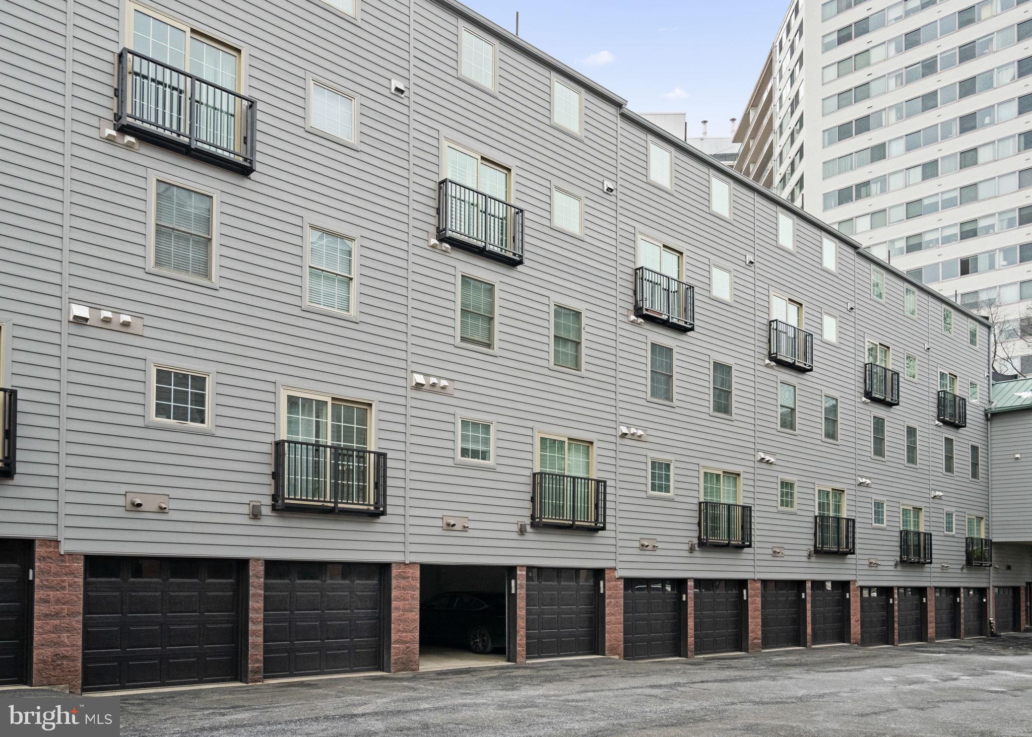 FAIRMOUNT - Residential