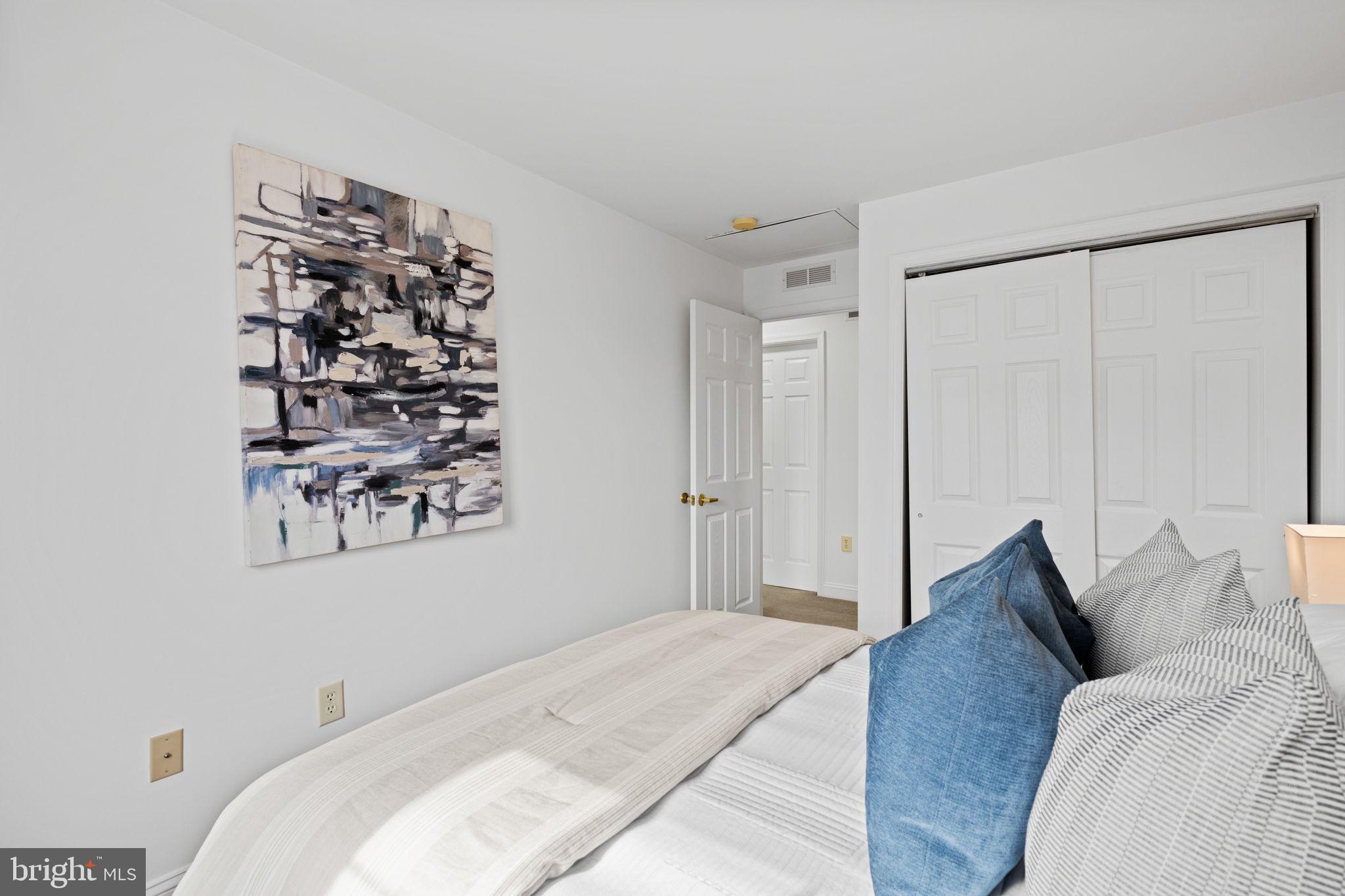 FAIRMOUNT - Residential