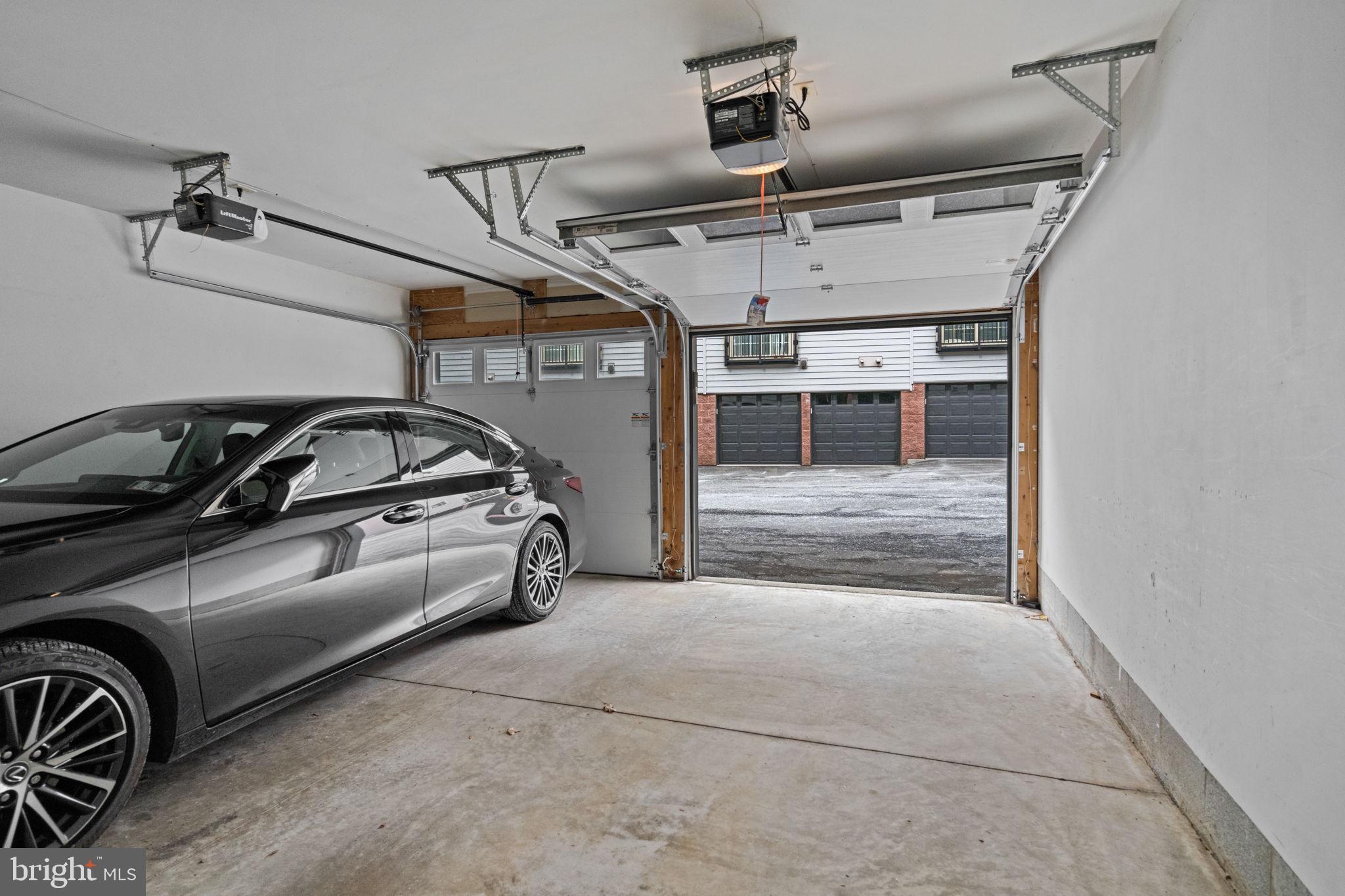 FAIRMOUNT - Residential