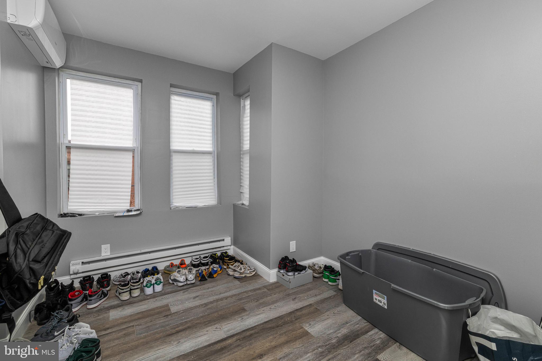 STRAWBERRY MANSION - Residential