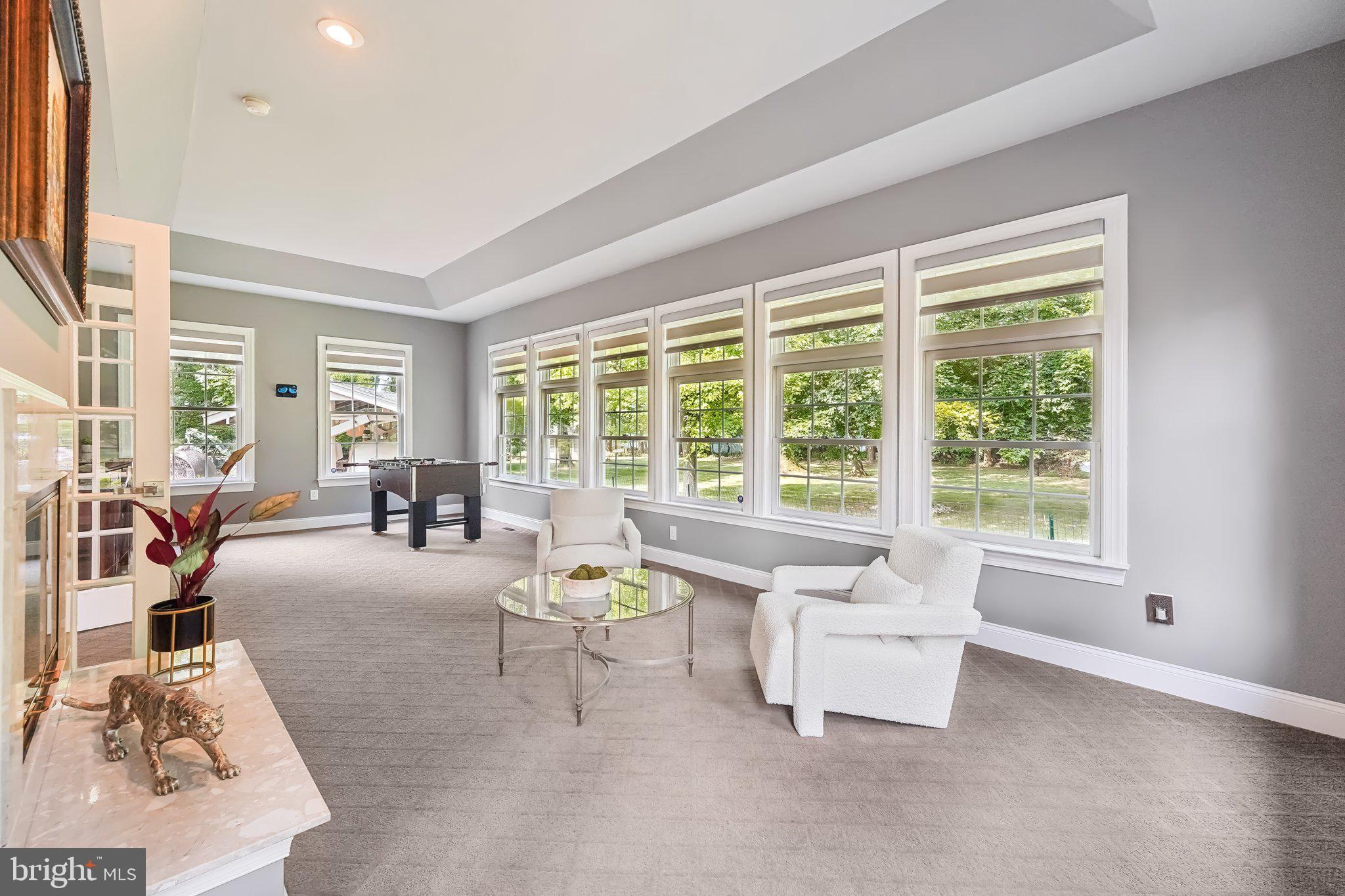 HOLLAND RIDGE - Residential