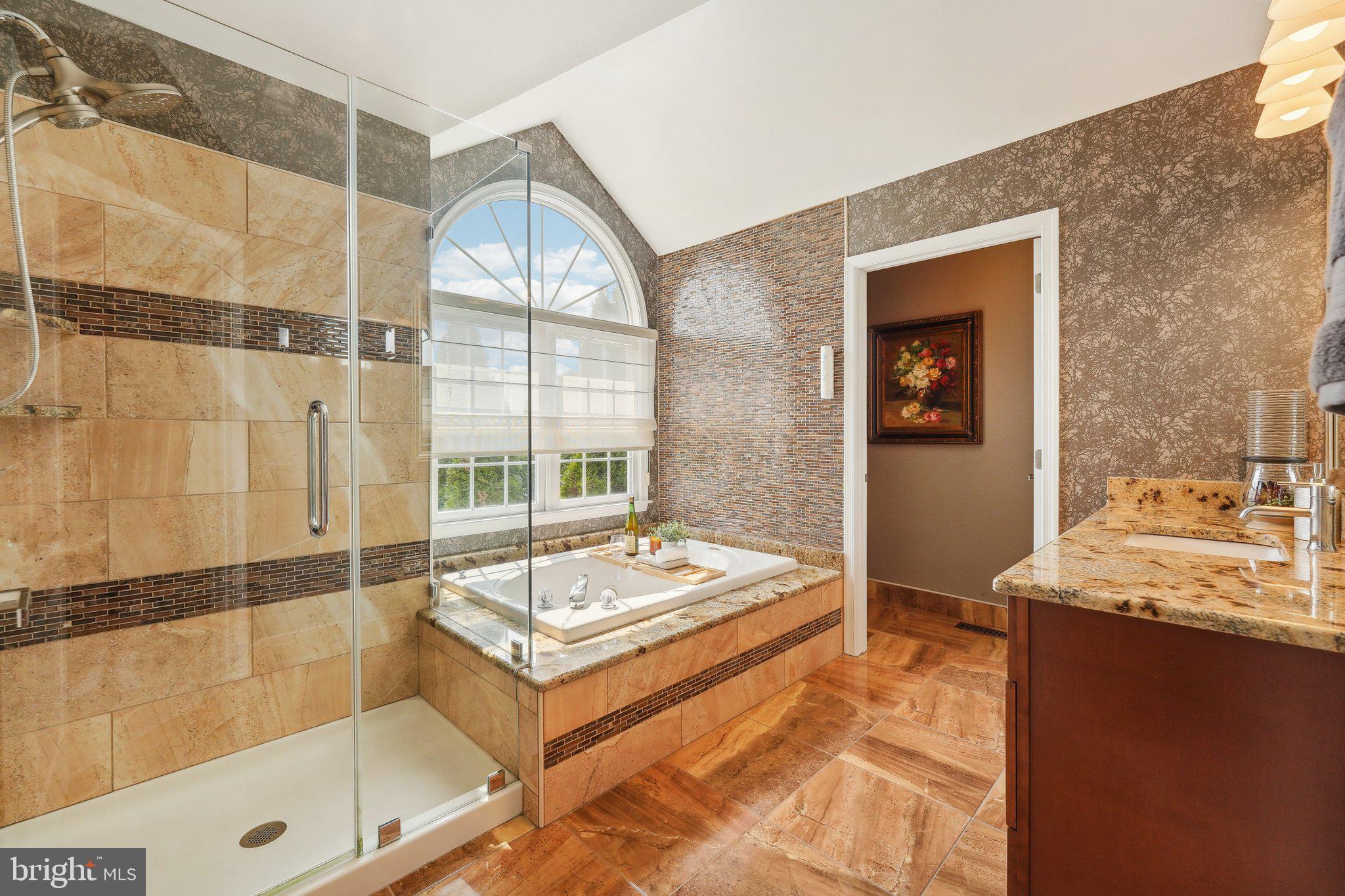 HOLLAND RIDGE - Residential