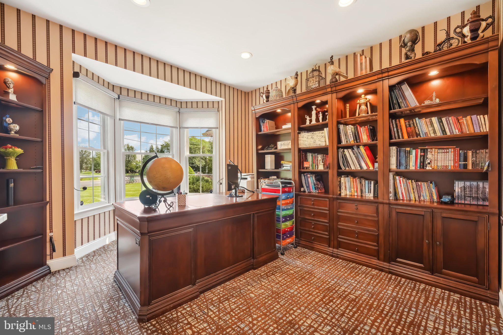 HOLLAND RIDGE - Residential