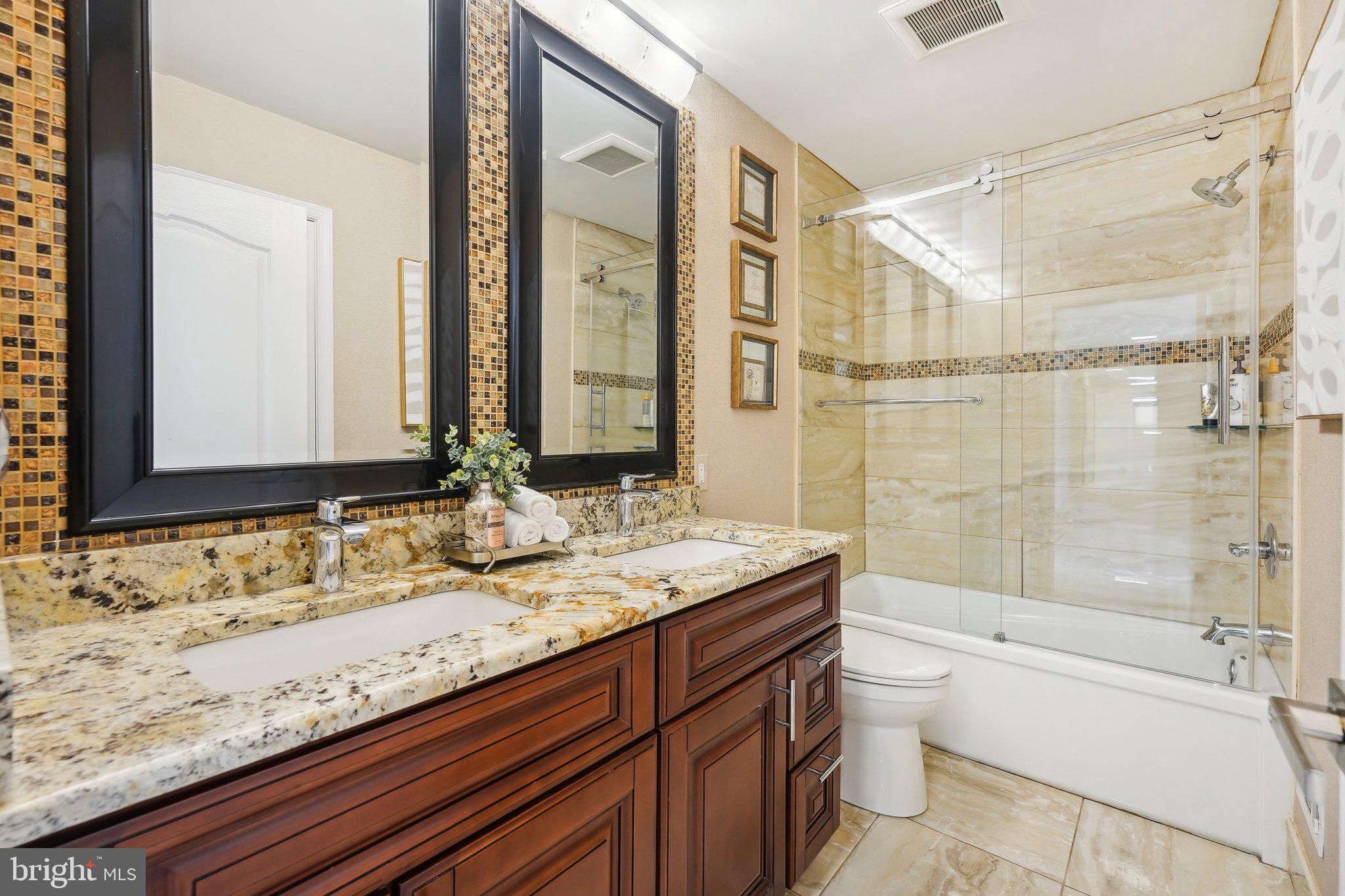 HOLLAND RIDGE - Residential