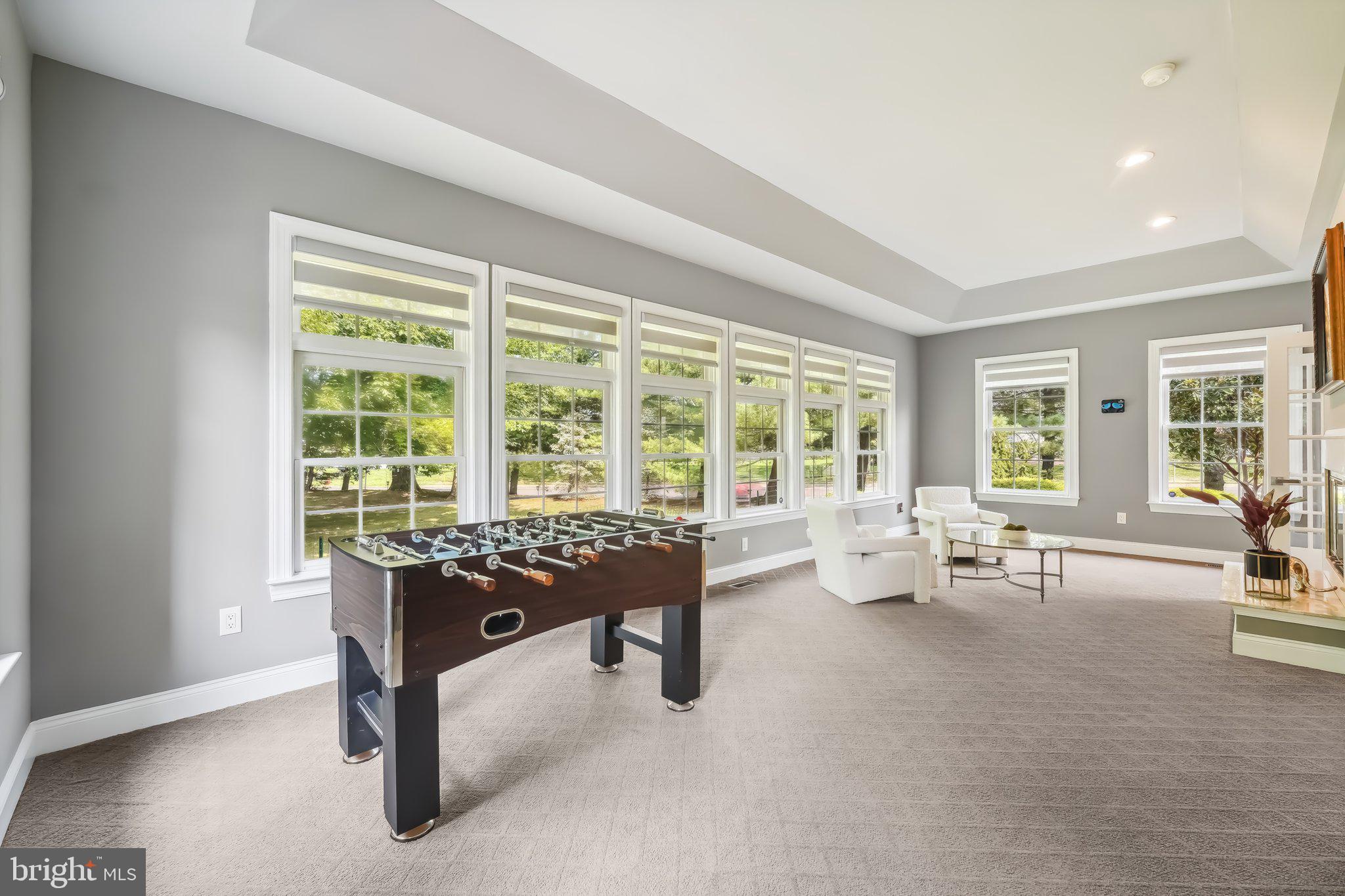 HOLLAND RIDGE - Residential