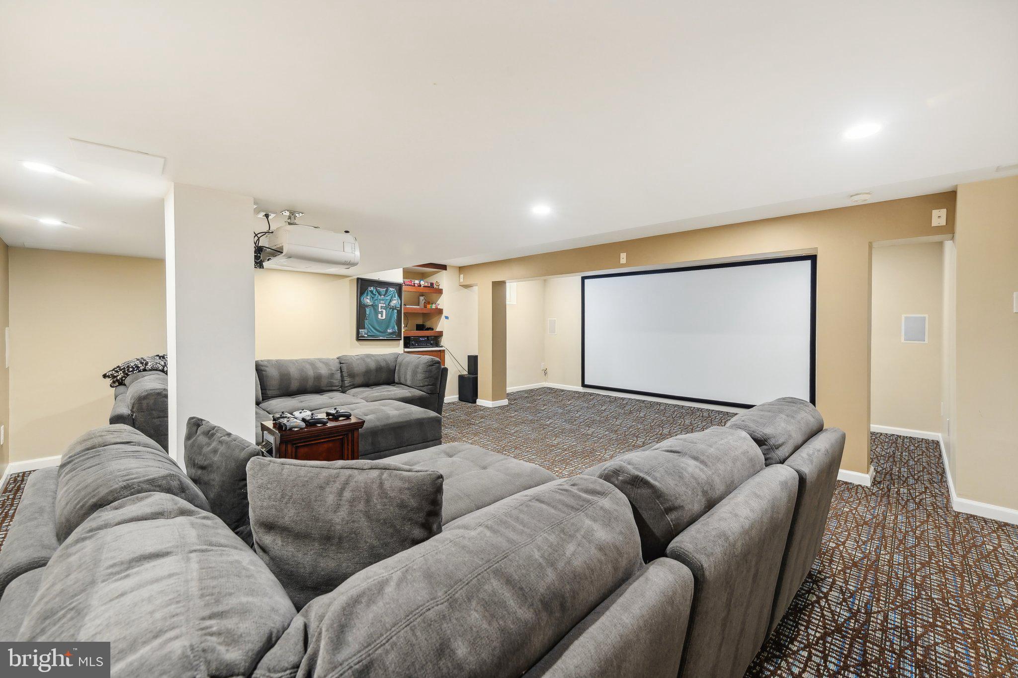 HOLLAND RIDGE - Residential