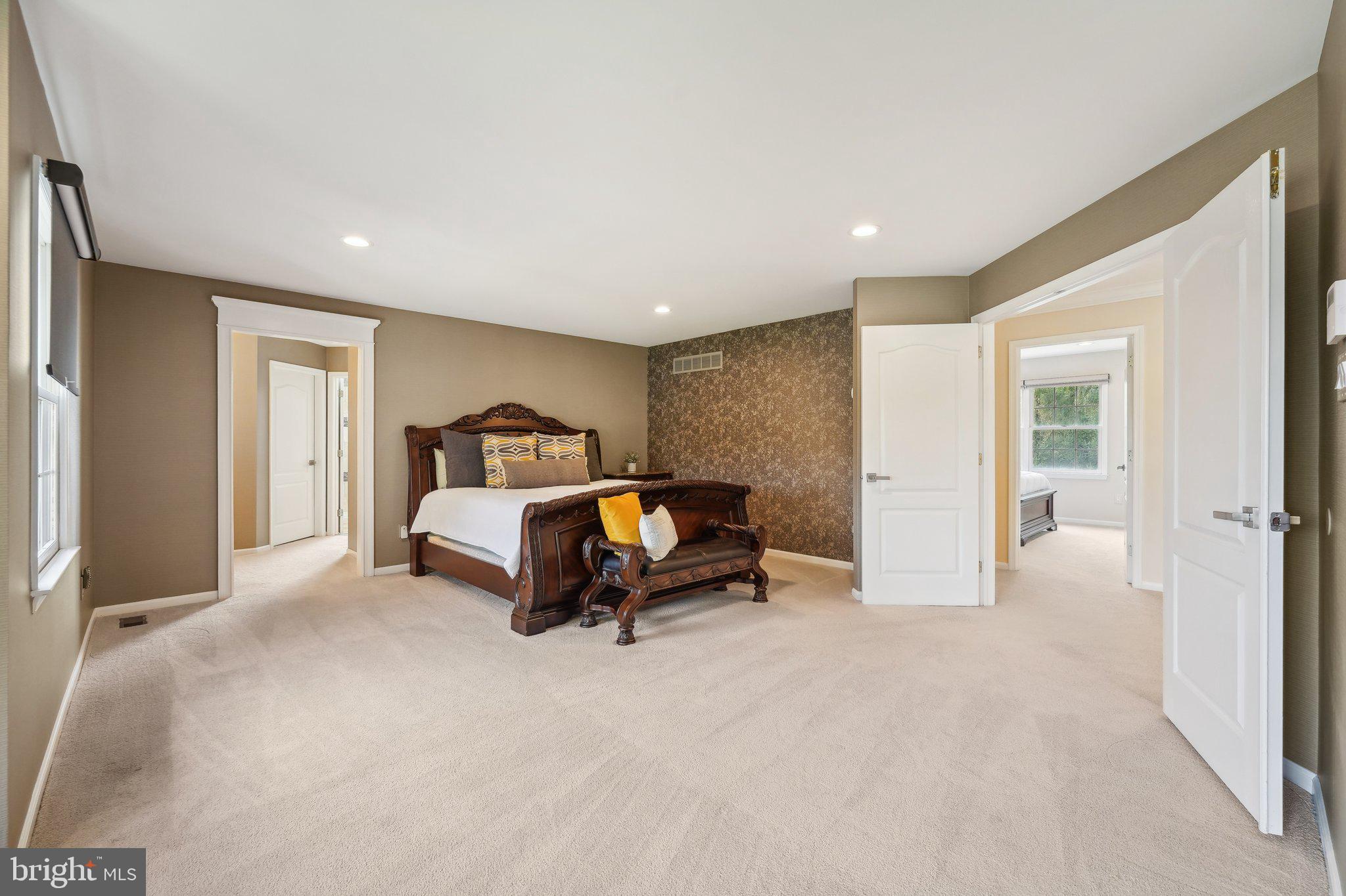 HOLLAND RIDGE - Residential