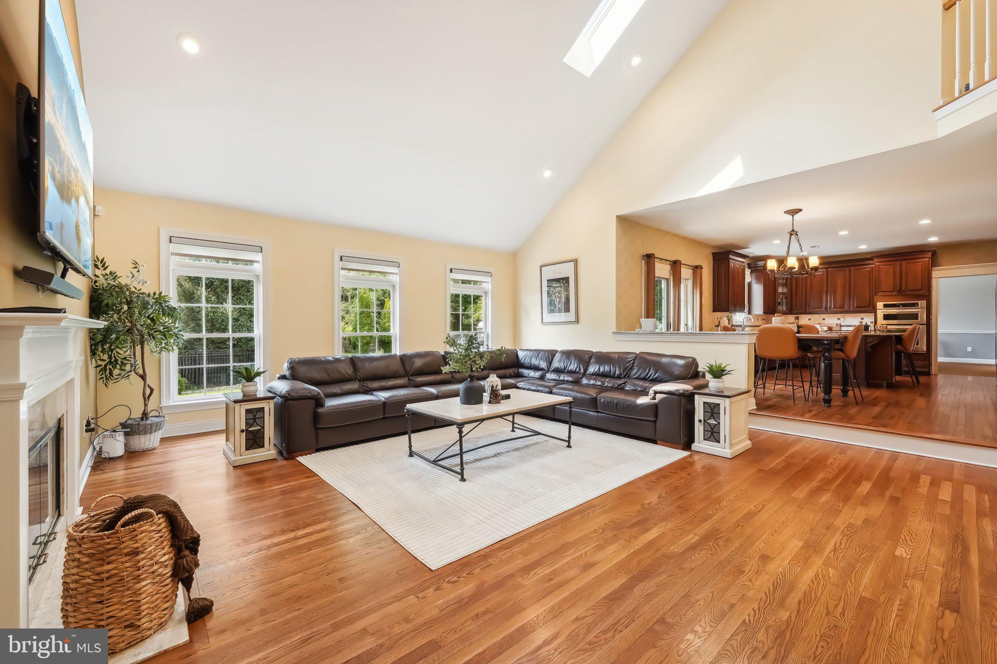 HOLLAND RIDGE - Residential