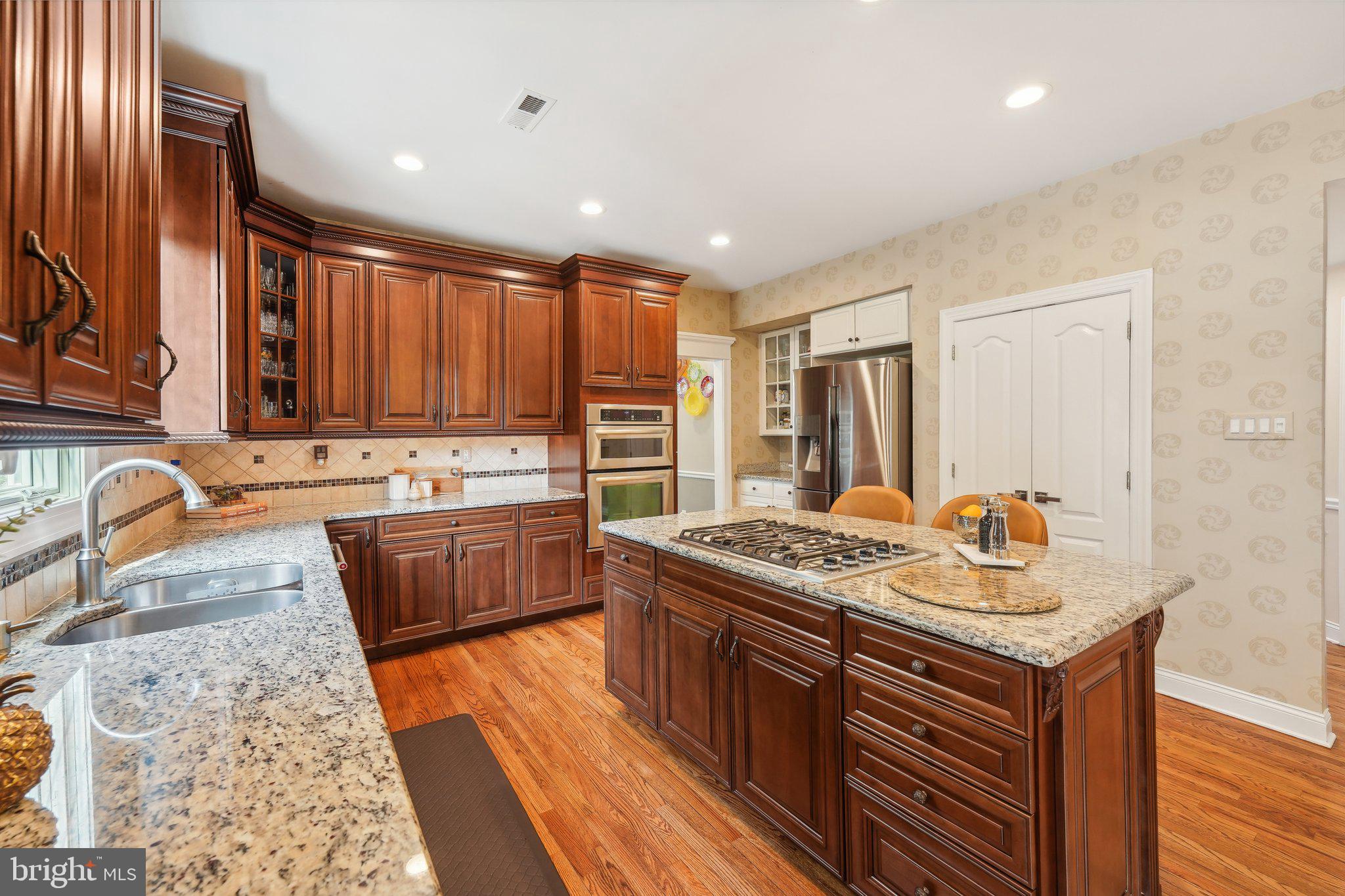 HOLLAND RIDGE - Residential