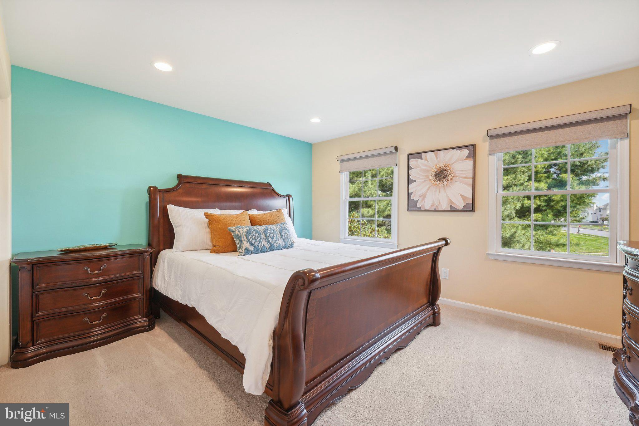 HOLLAND RIDGE - Residential