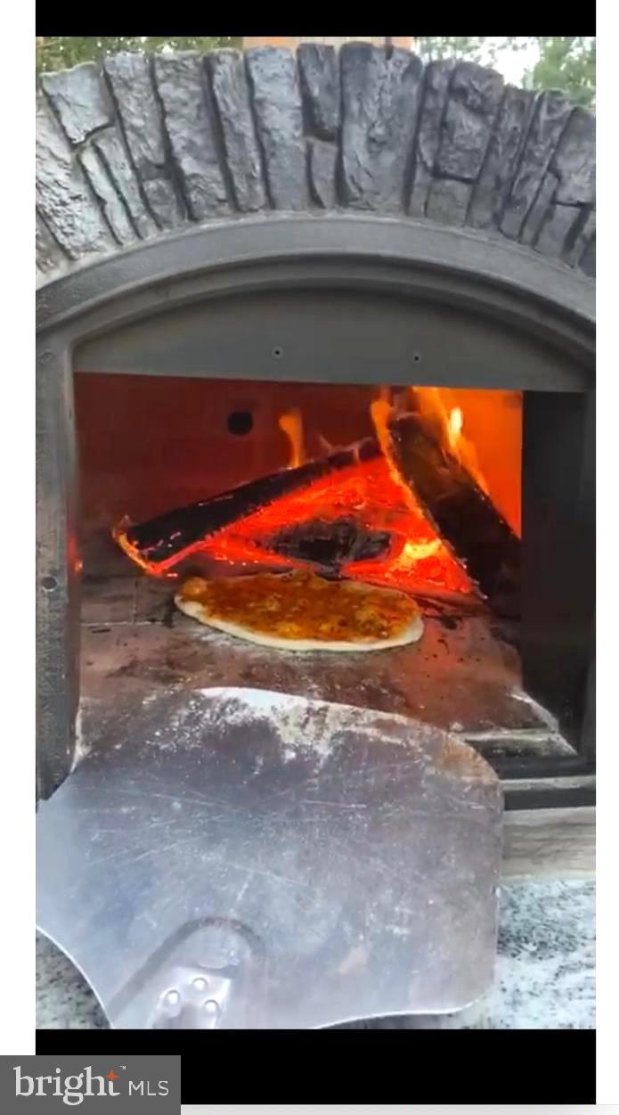 HOLLAND RIDGE - Residential