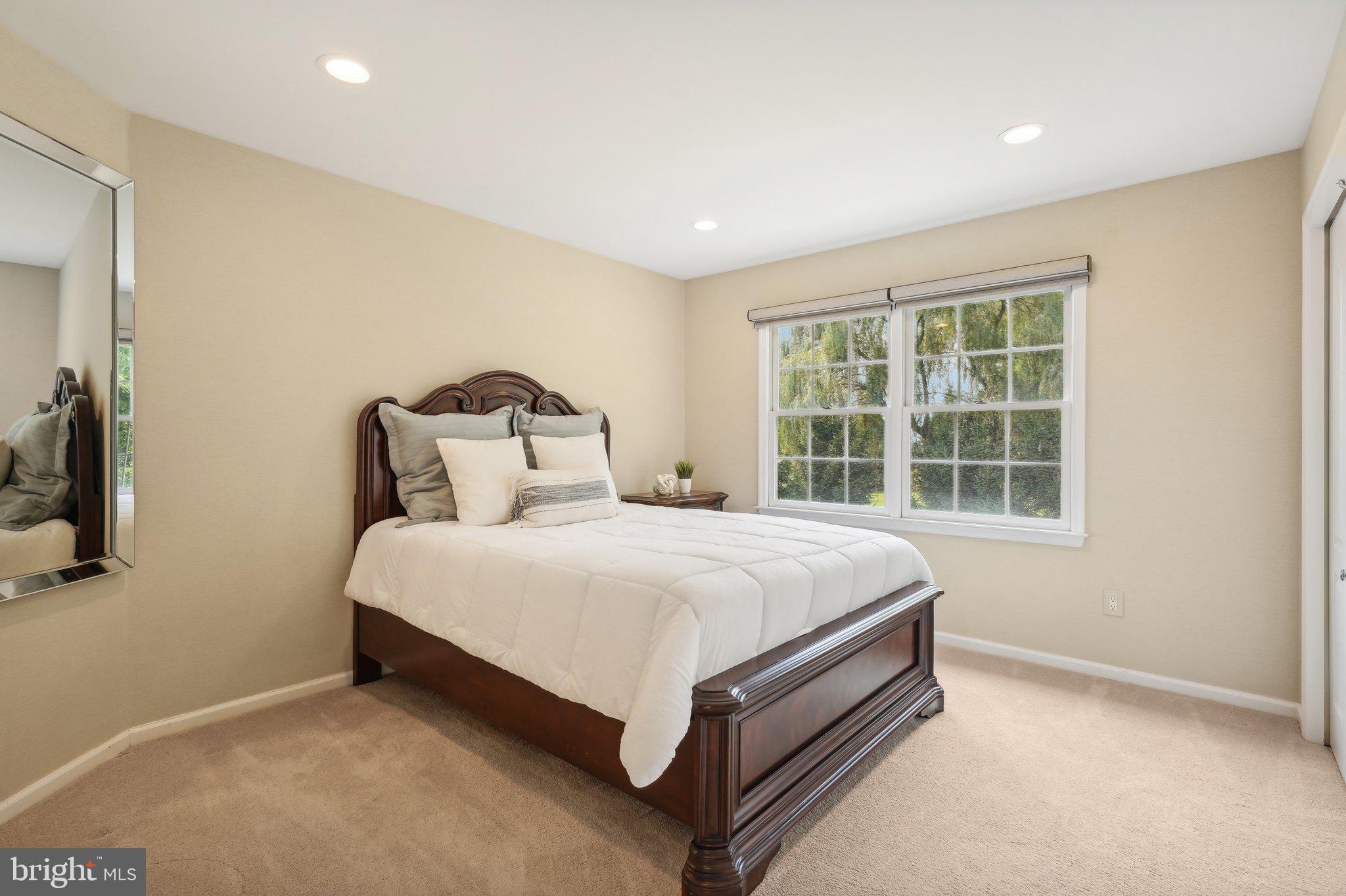 HOLLAND RIDGE - Residential