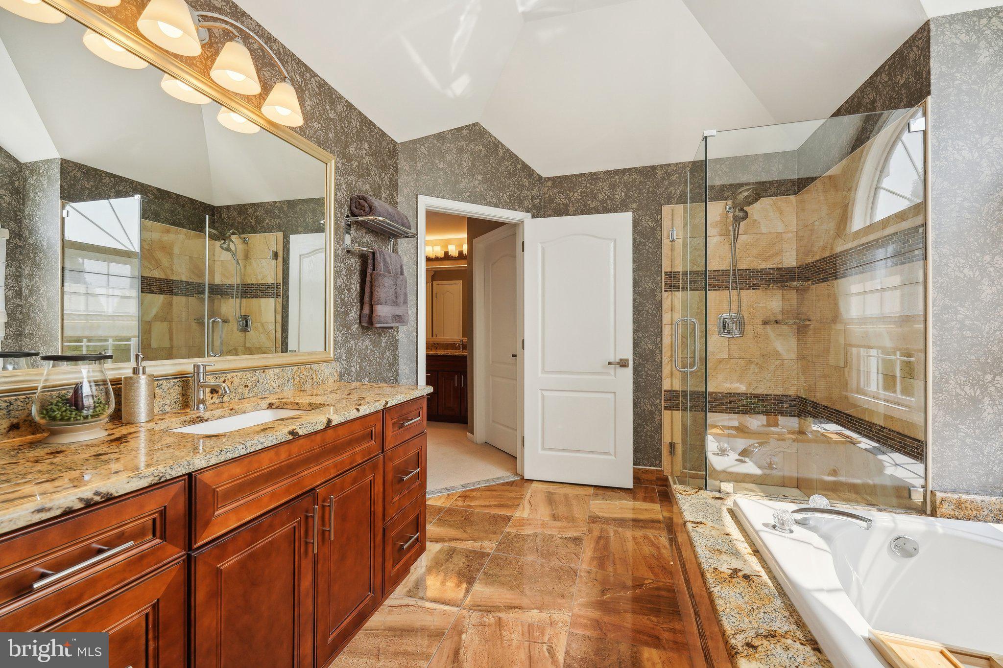 HOLLAND RIDGE - Residential