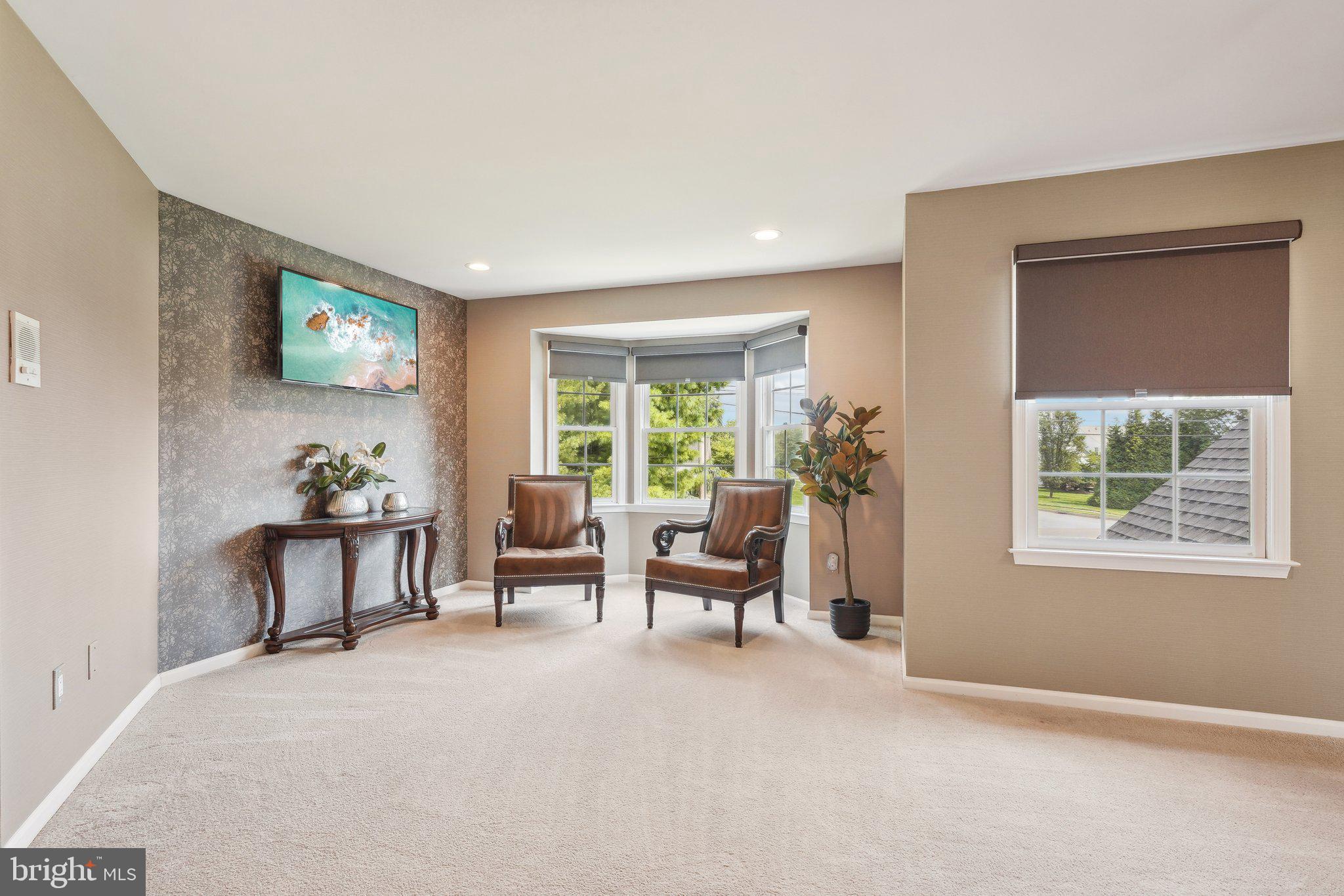 HOLLAND RIDGE - Residential