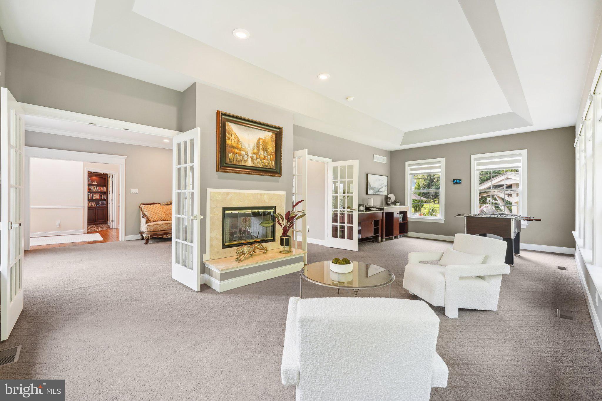 HOLLAND RIDGE - Residential