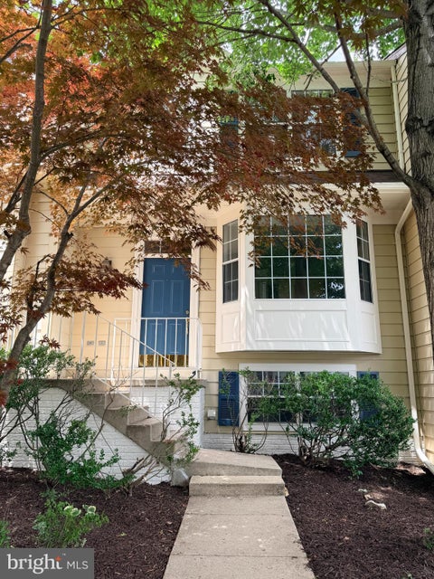 Townhouse For Sale - 5166 Havering Way<br/> WOODBRIDGE, VA 22193